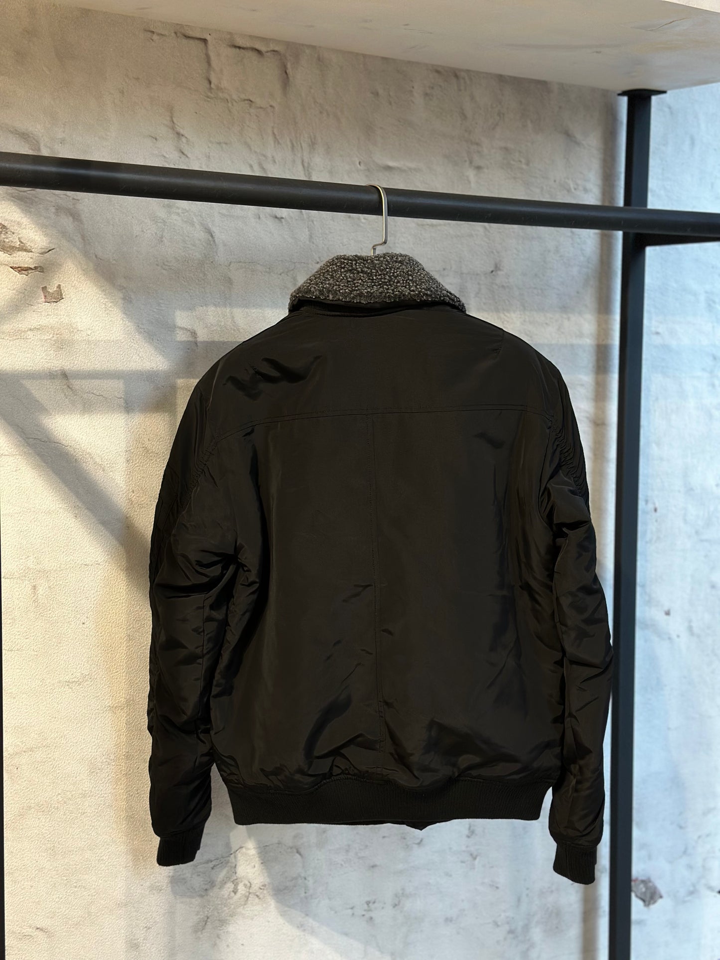 Мъжко яке с тънка вата