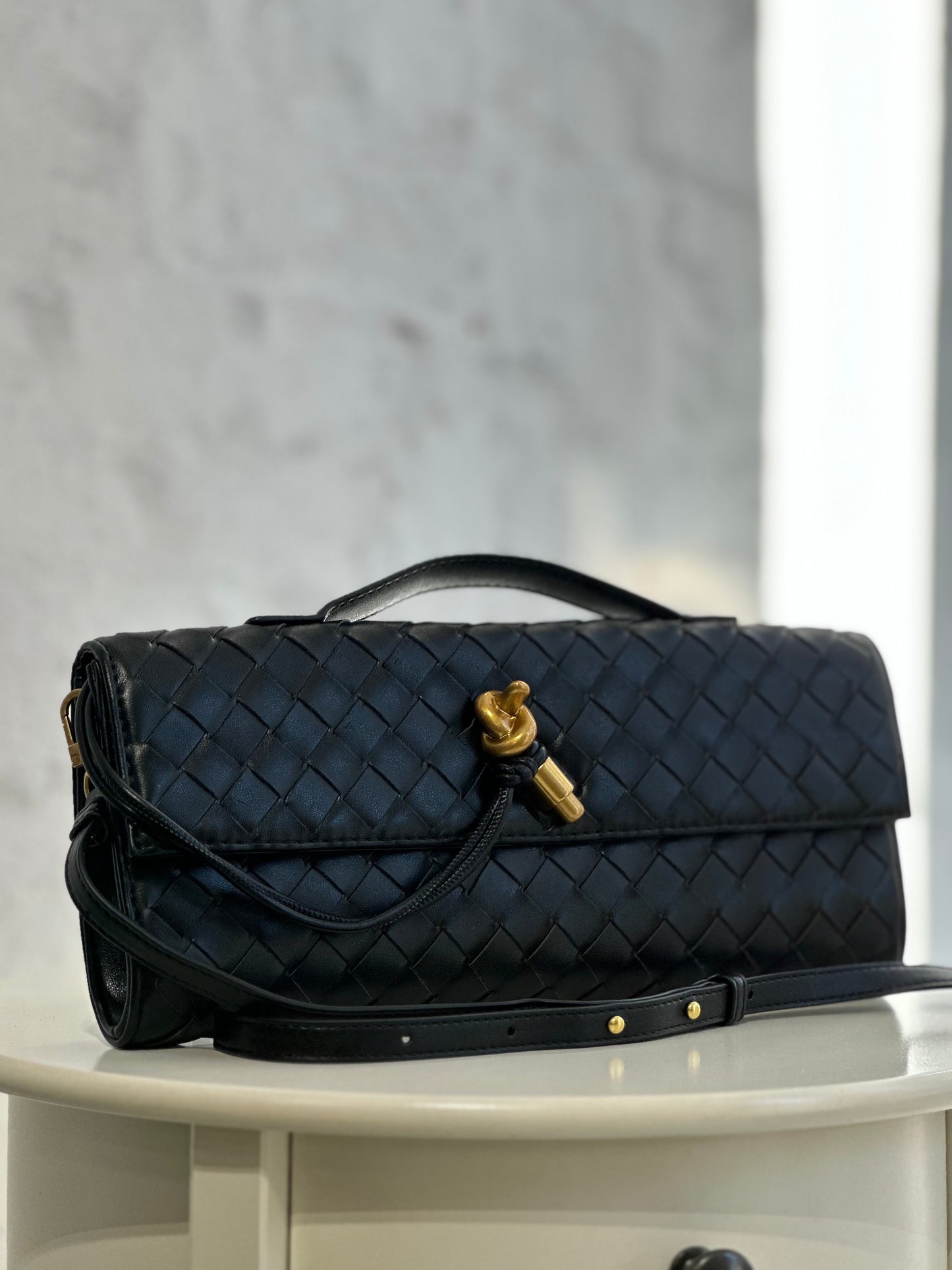 Дамска чанта Veneta от естествена кожа-черна