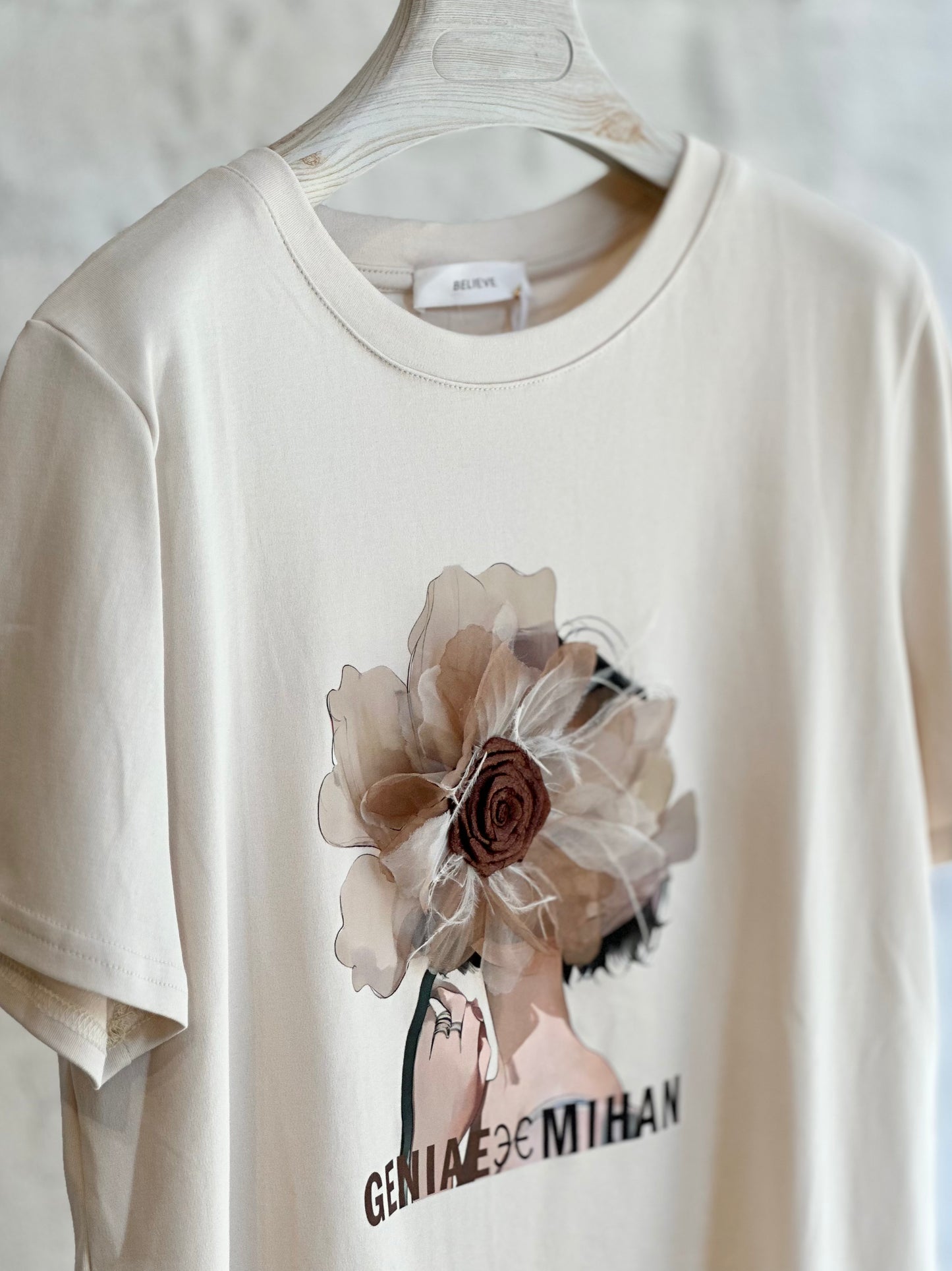 Дамска тениска Flower- бяло