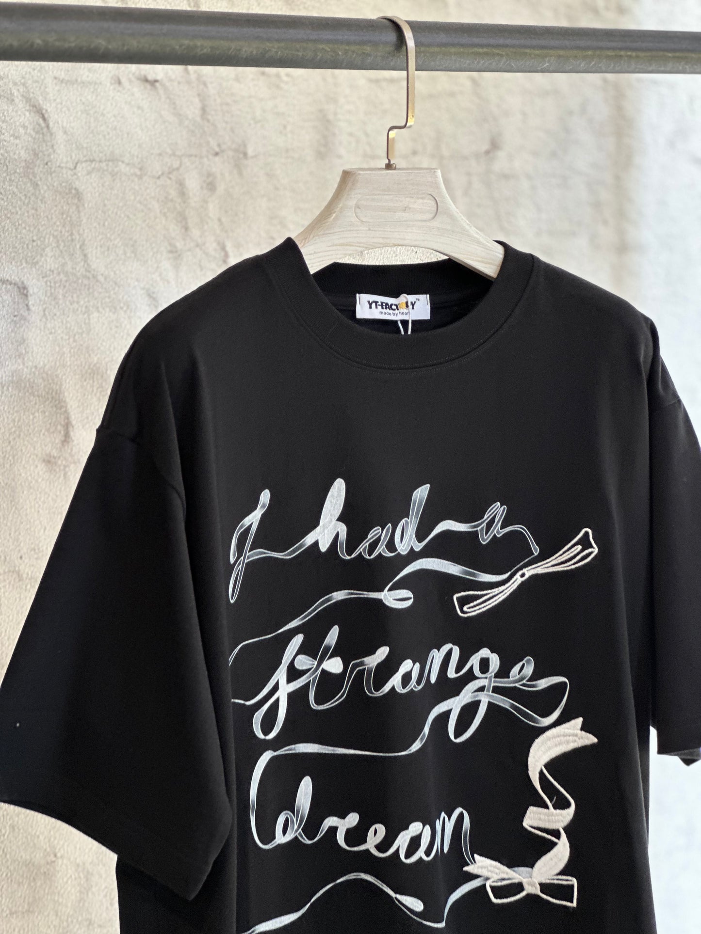 Дамска тениска Dream-черна