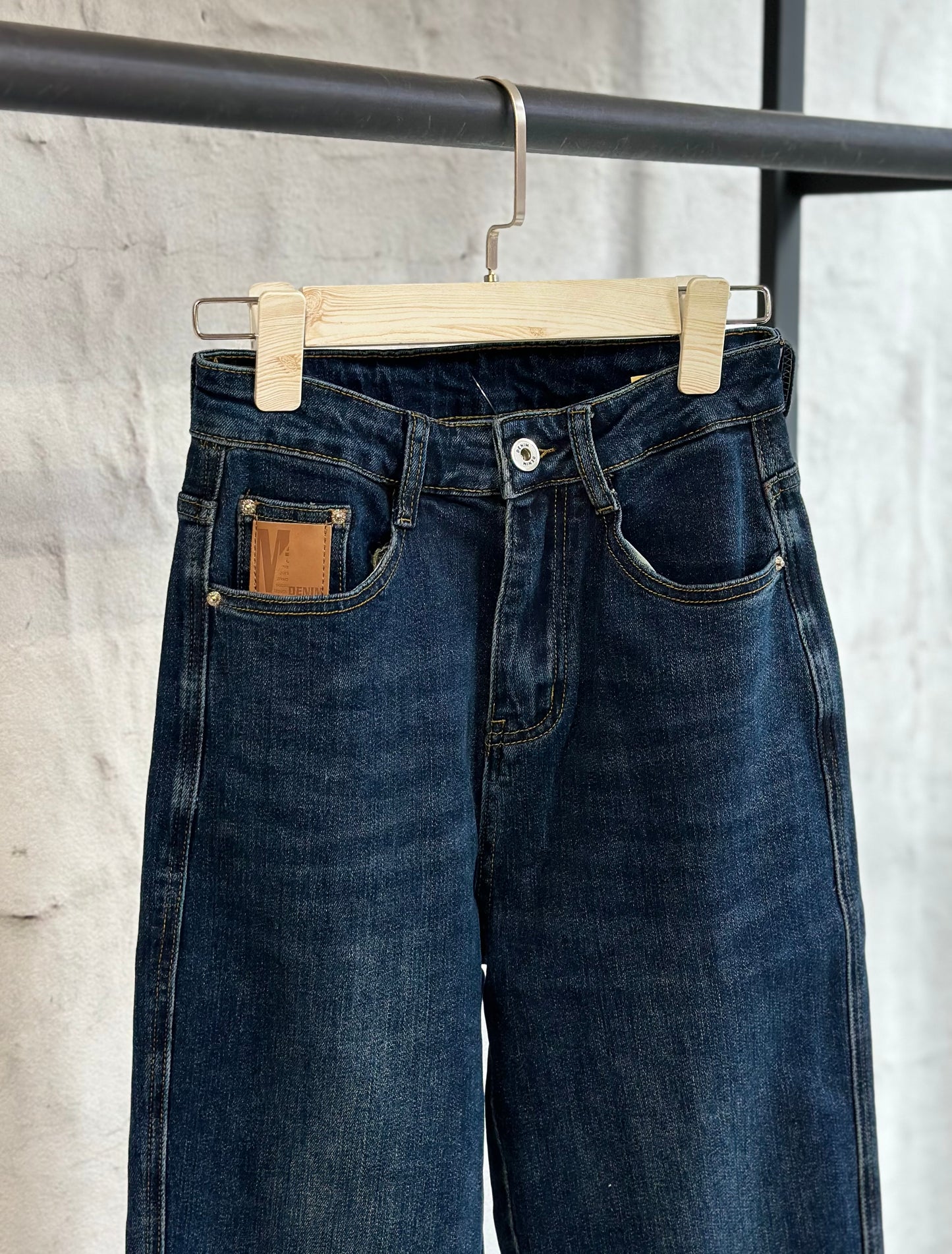 Дамски дънки с висока талия