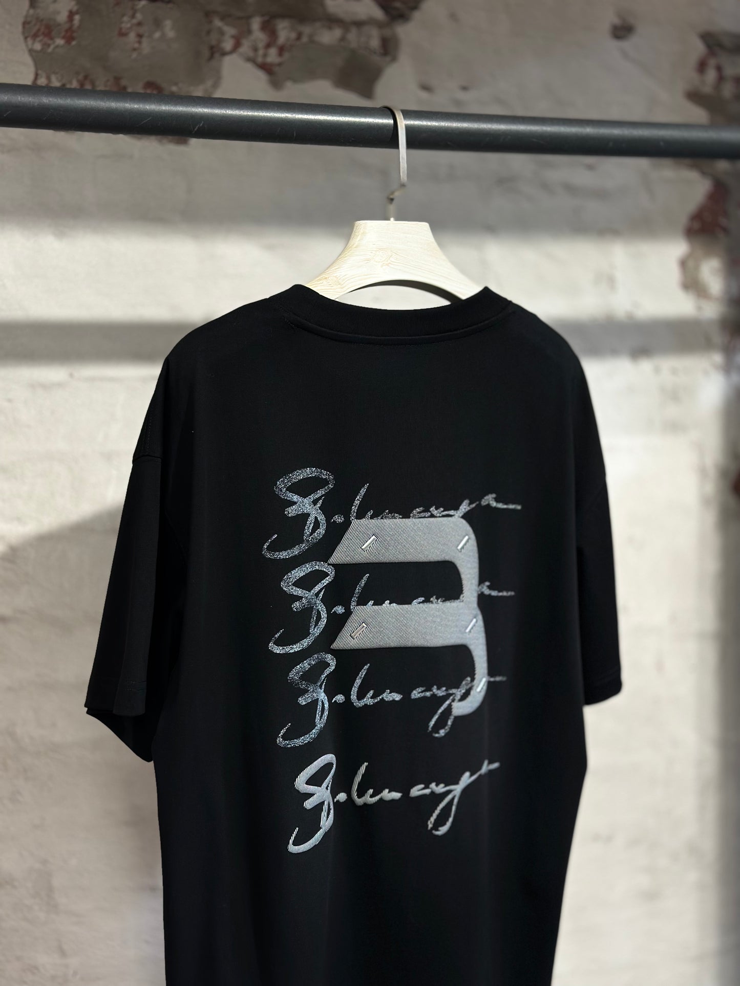 Дамска тениска B-черна