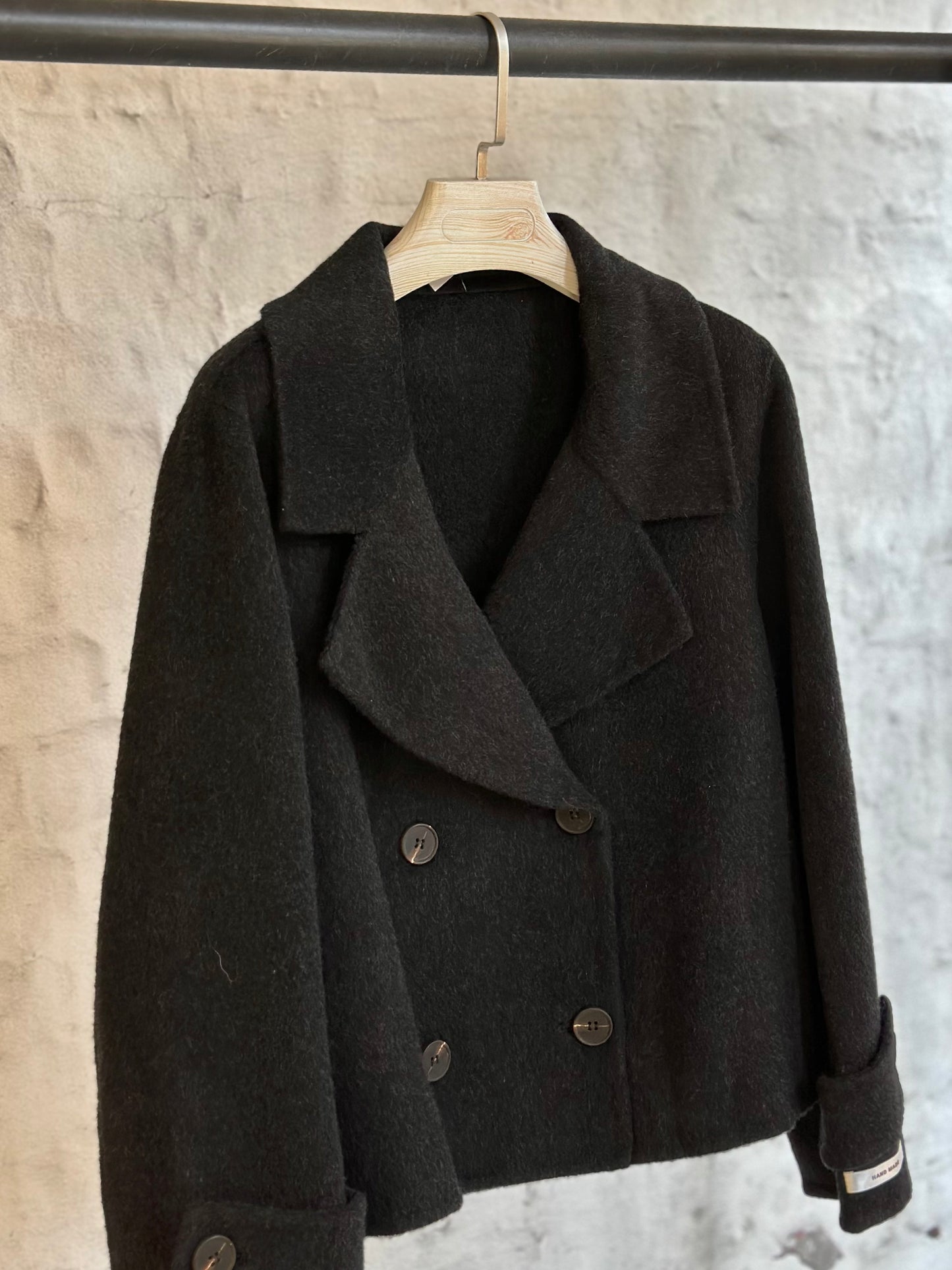 Дамско вълнено късо палто-черно