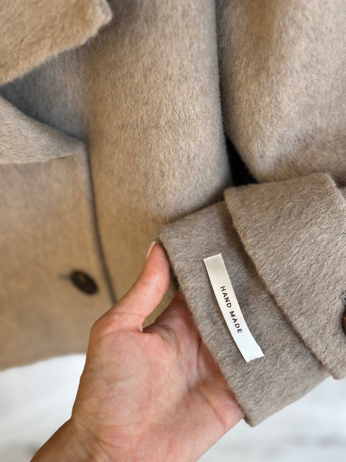 Дамско вълнено късо палто-бежово