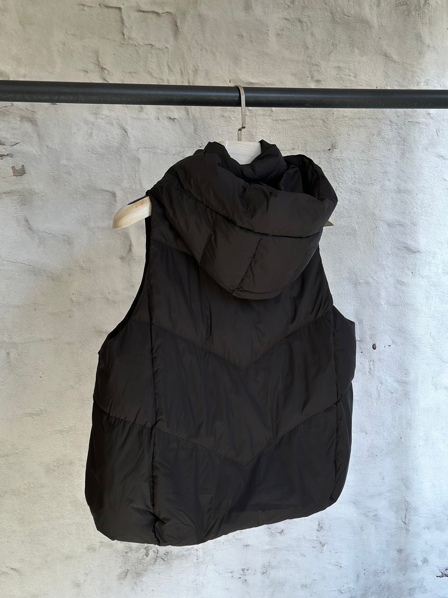 Дамски елек- къс,черен