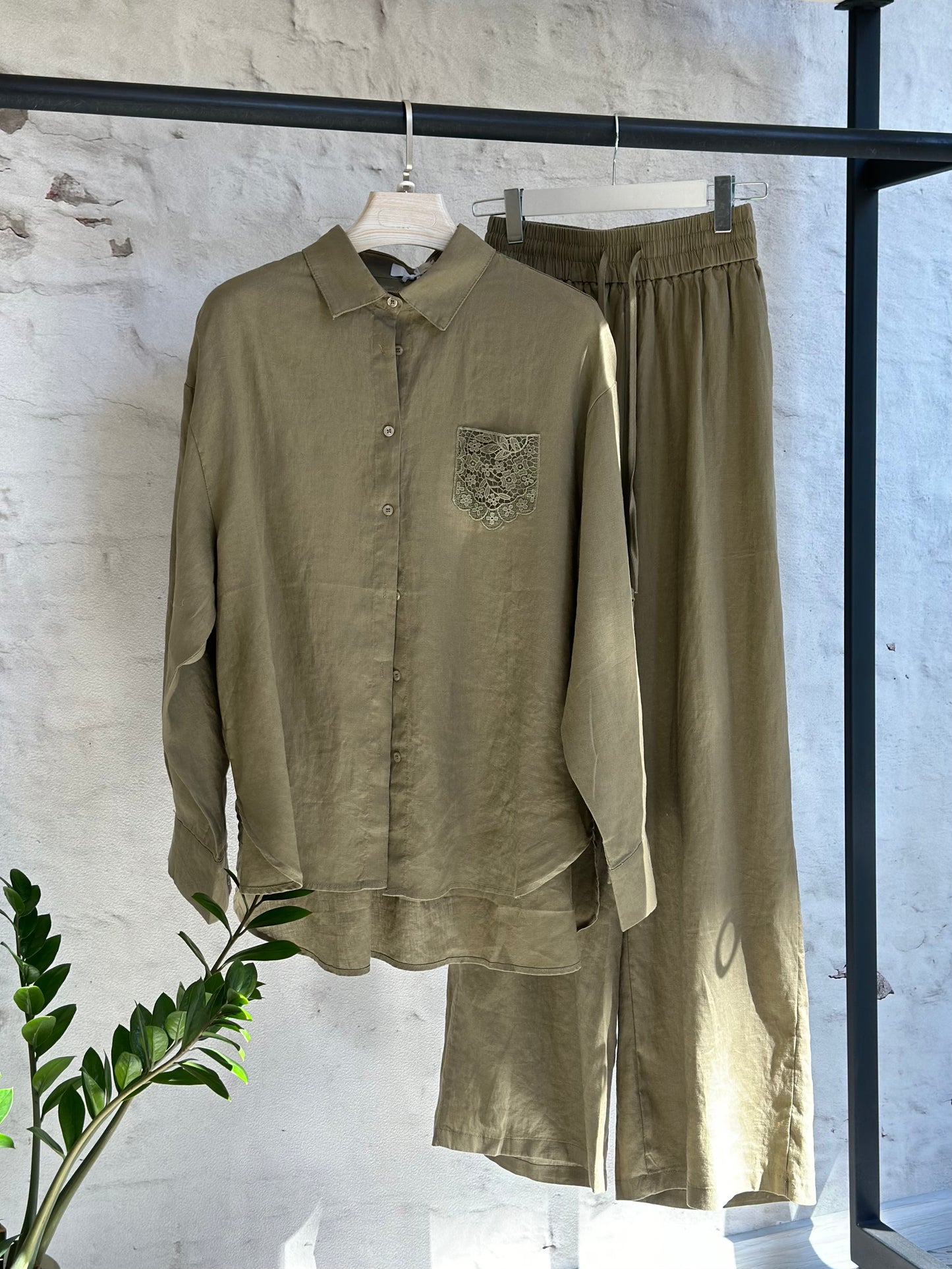 Дамски ленен комплект