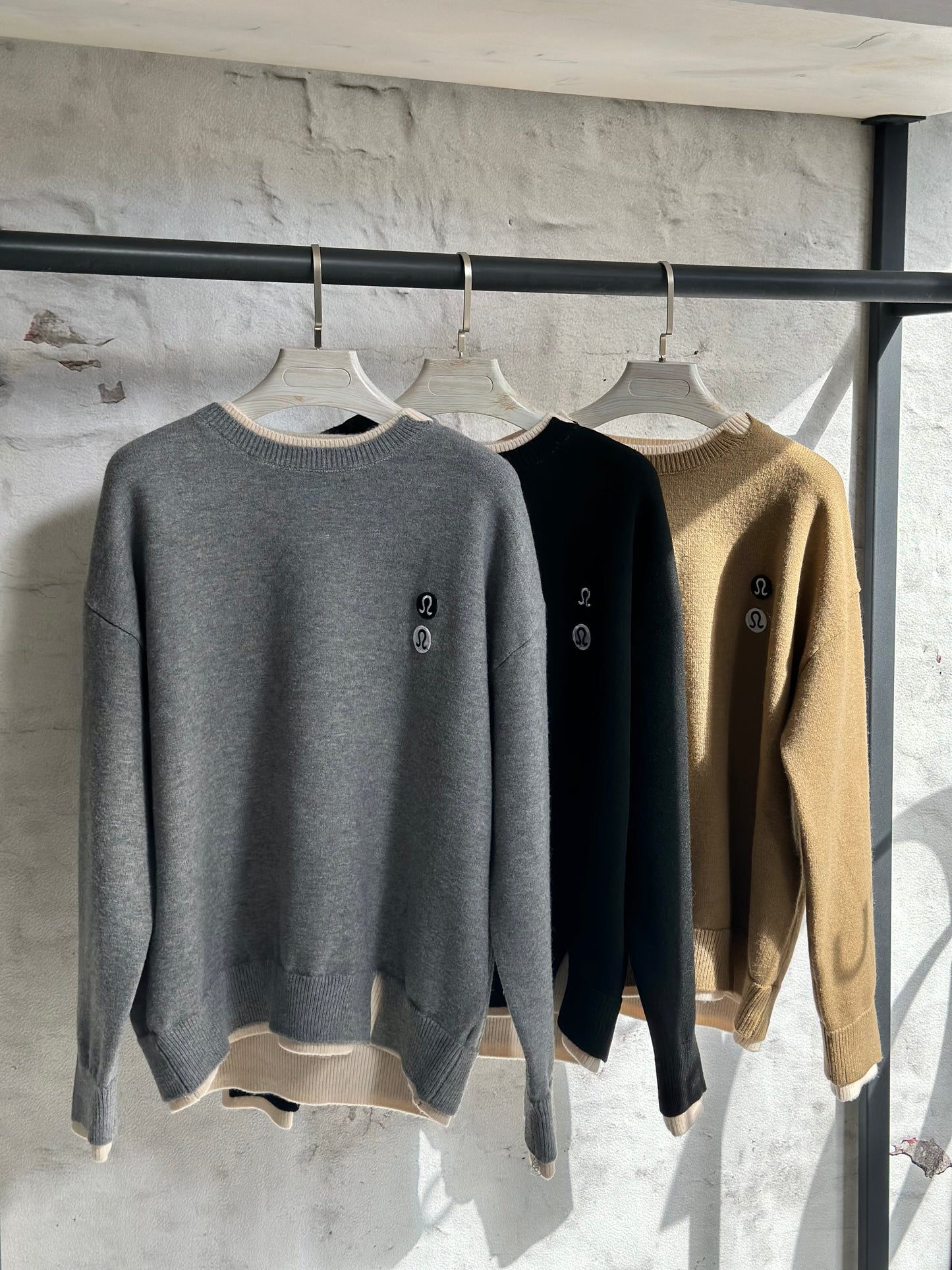 Дамски пуловер Омега- кафяв