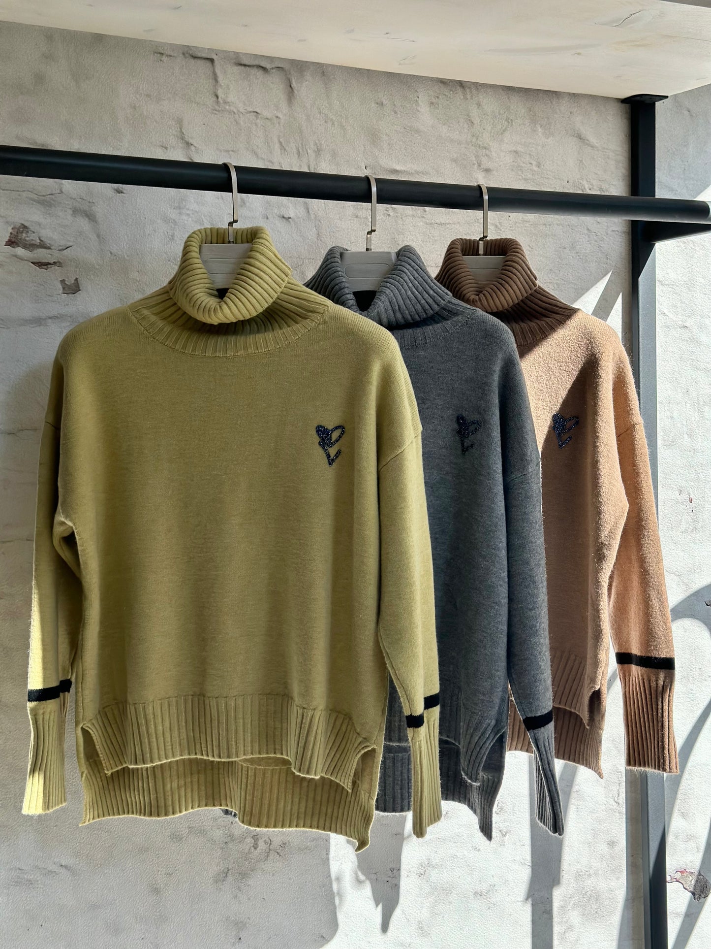 Дамски пуловер поло-сив