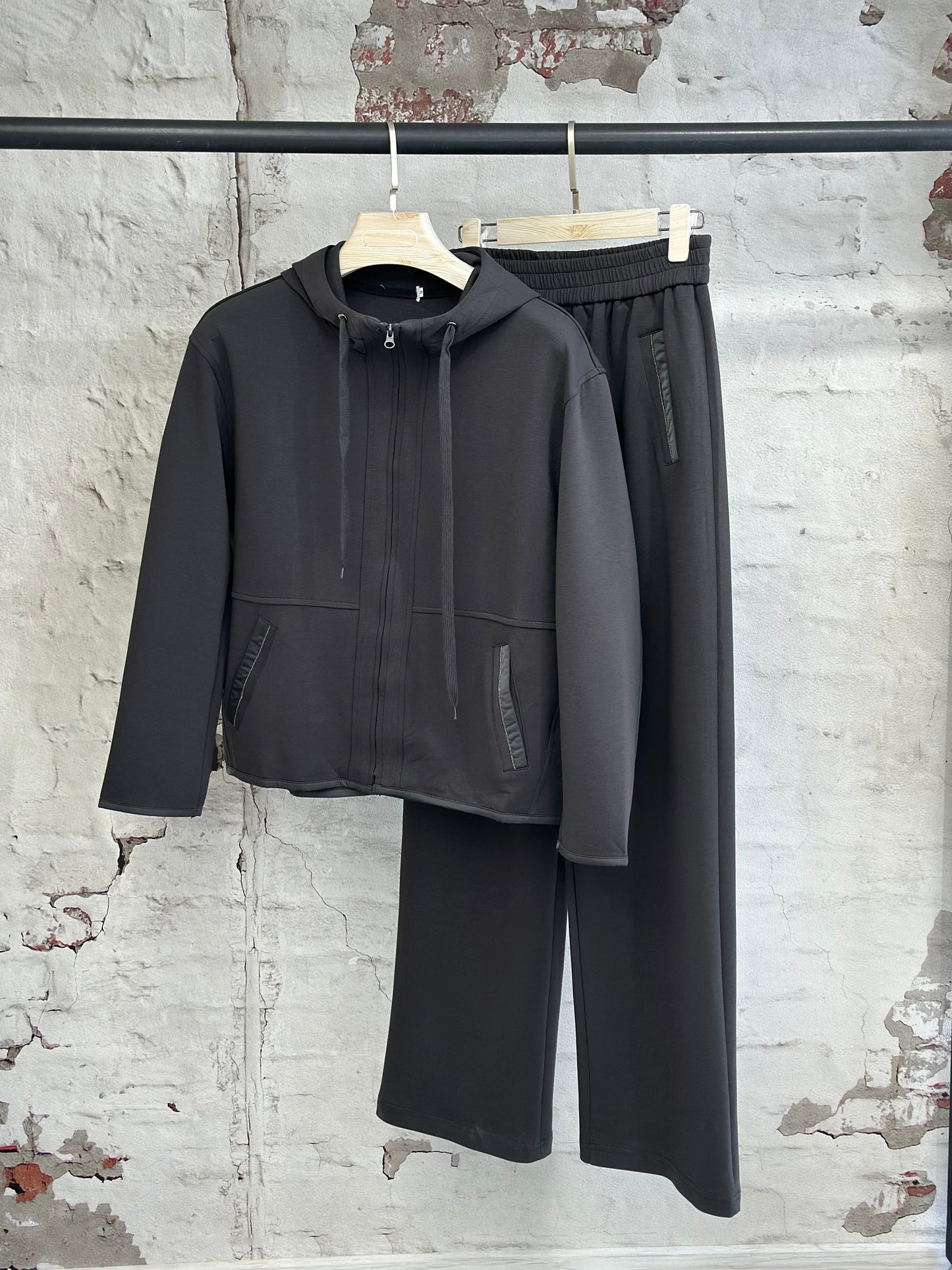 Дамски спортен екип (комплект)- бежов