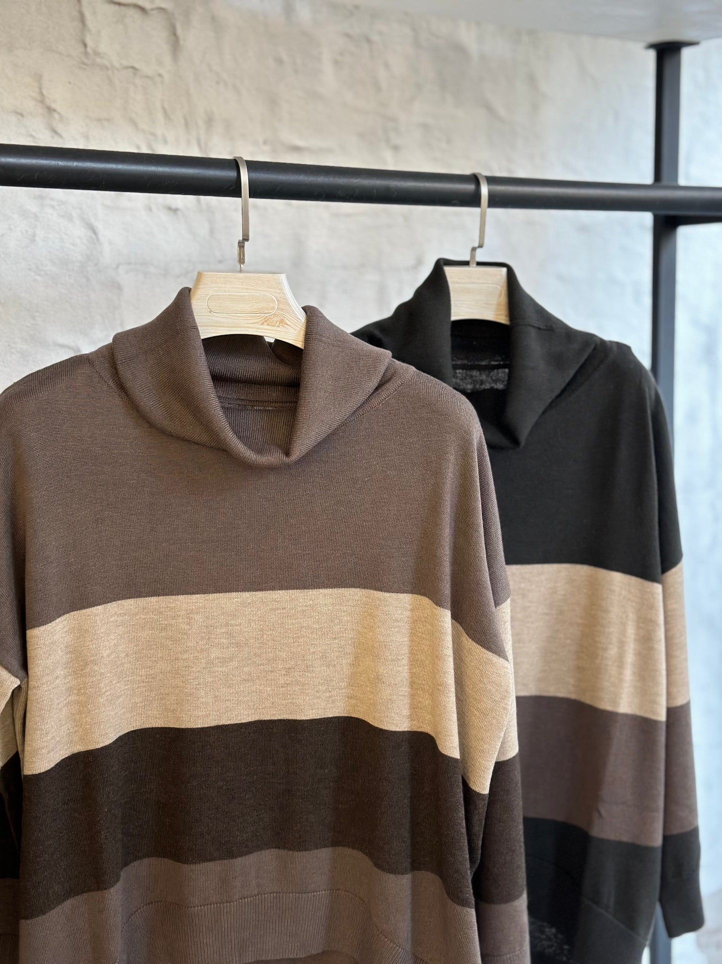 Дамски пуловер рае-кафяв