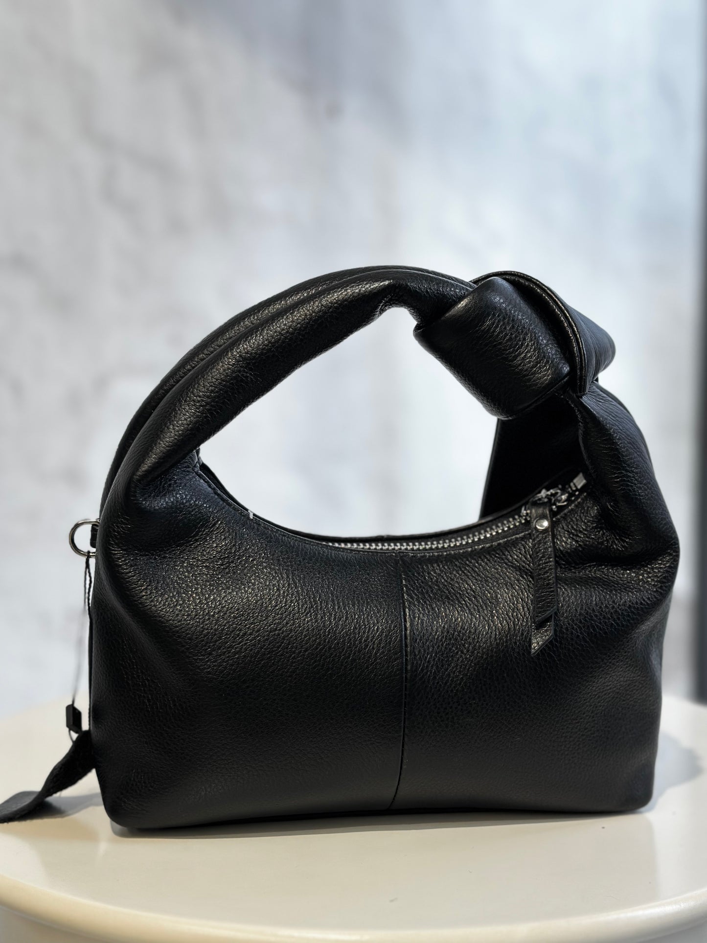 Дамска мини чанта от естествена кожа-черна