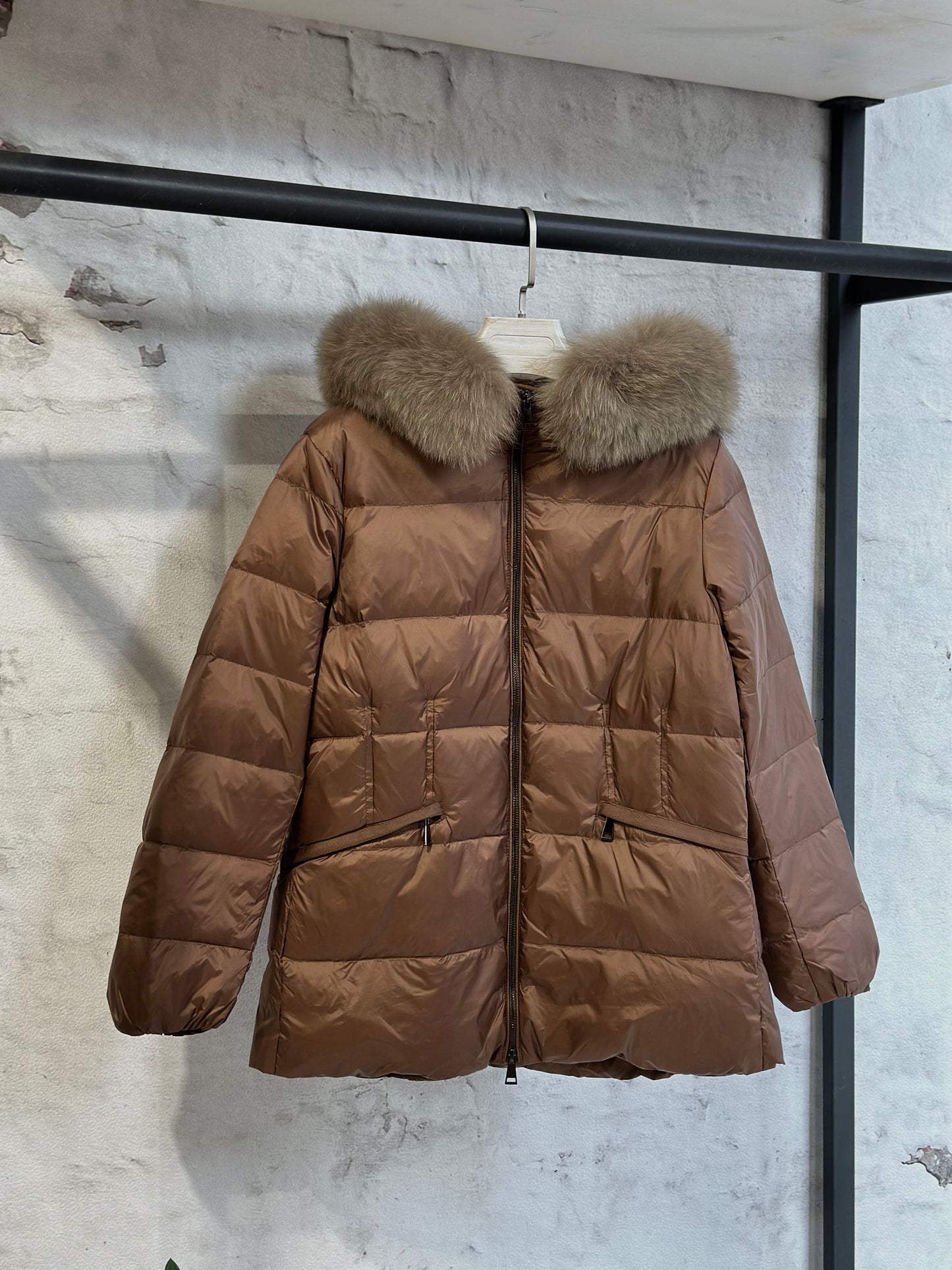 Дамско яке с гъши пух и естествен косъм от лисица
