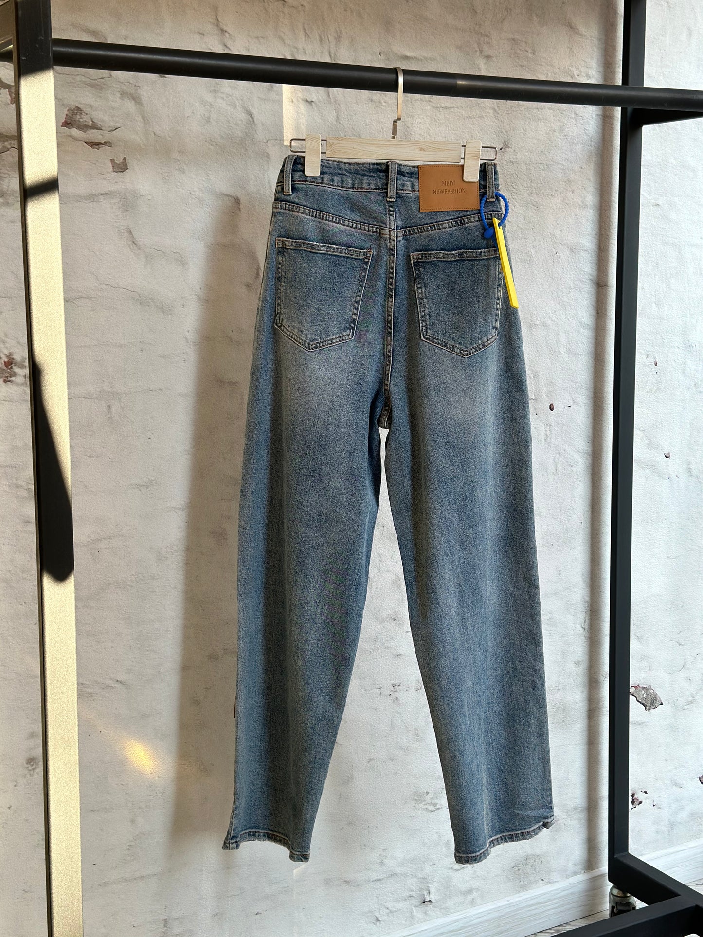 Дамски дънки с висока талия