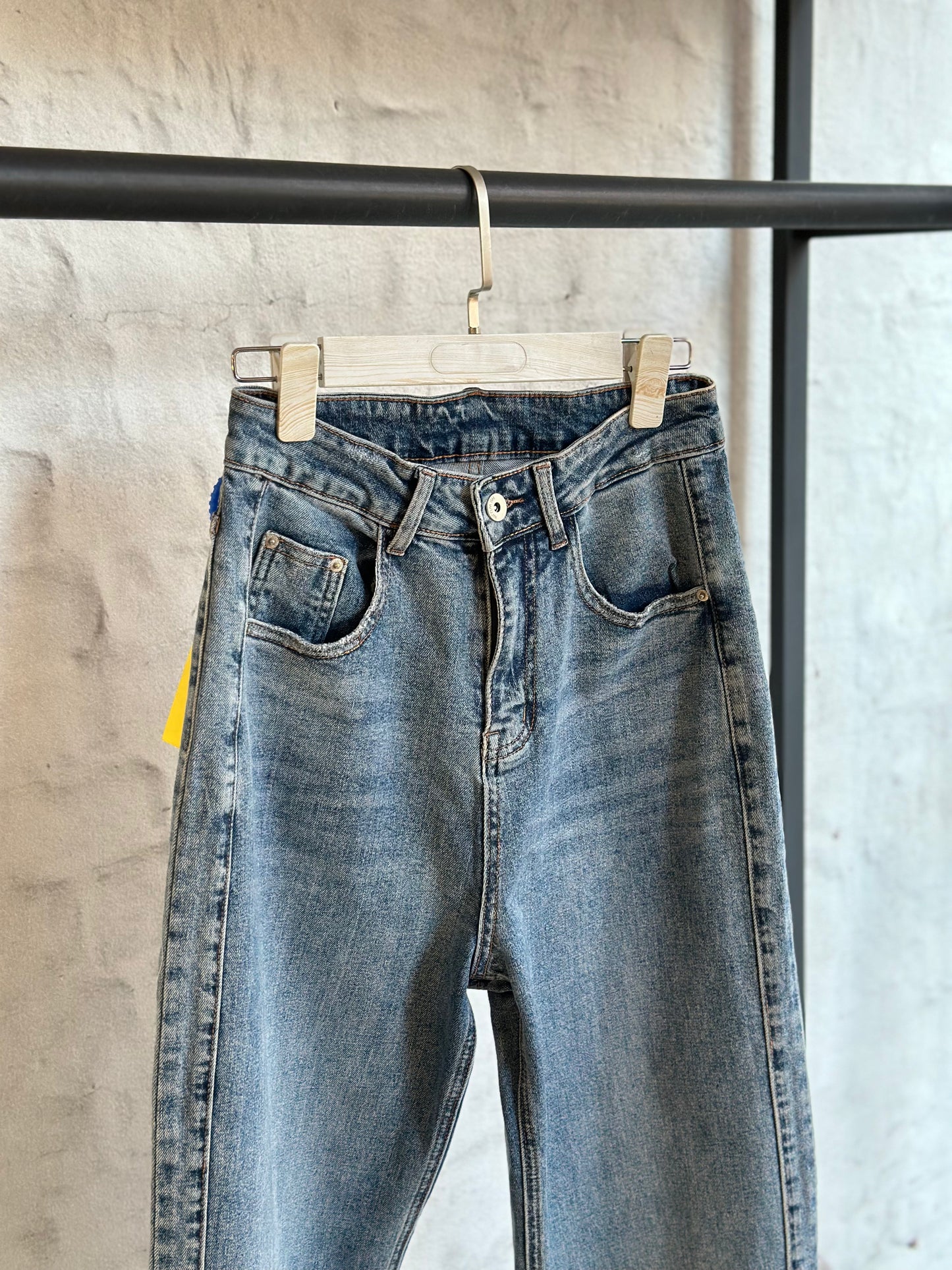 Дамски дънки с висока талия