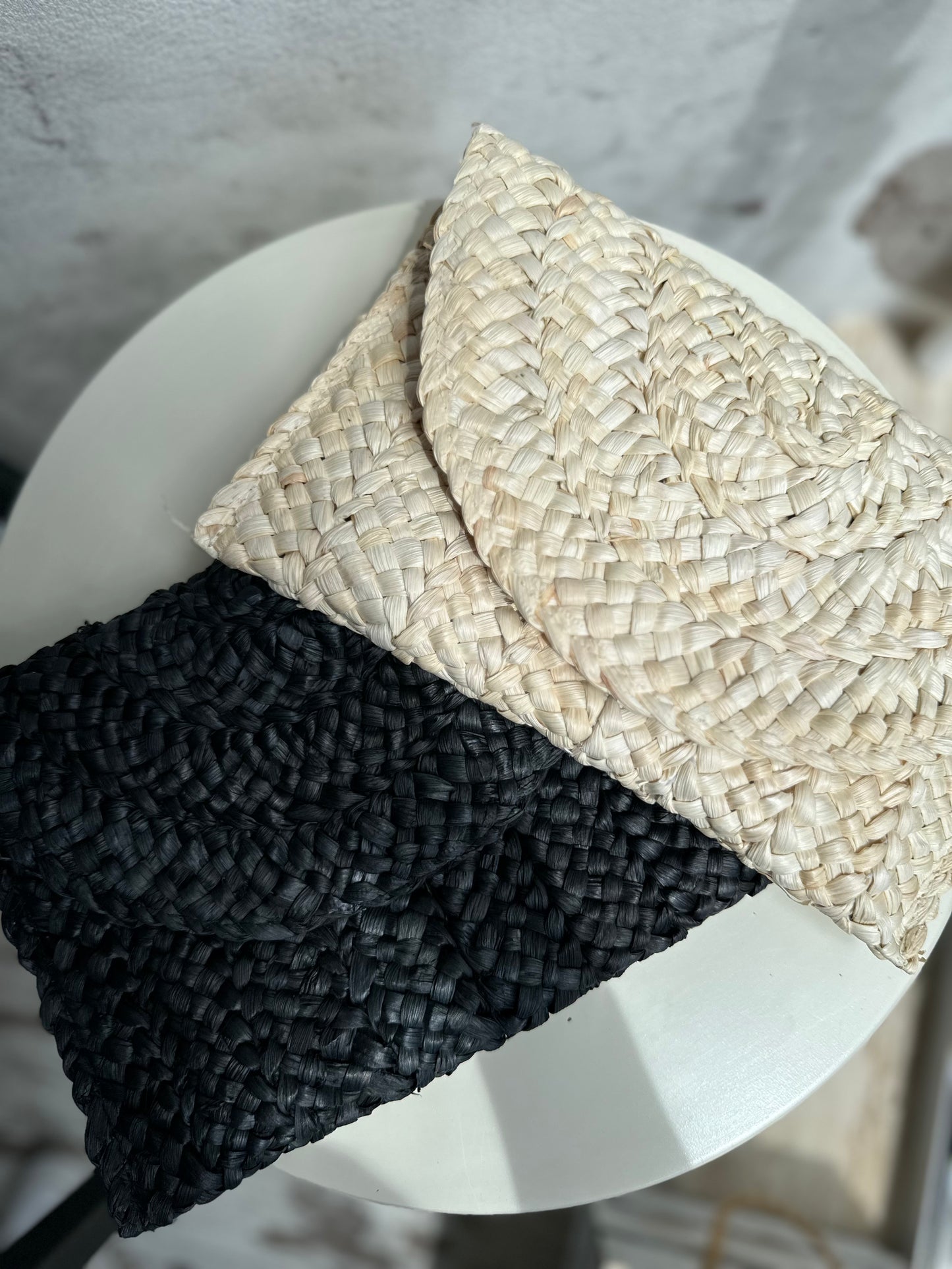 Плетен дамски клъч