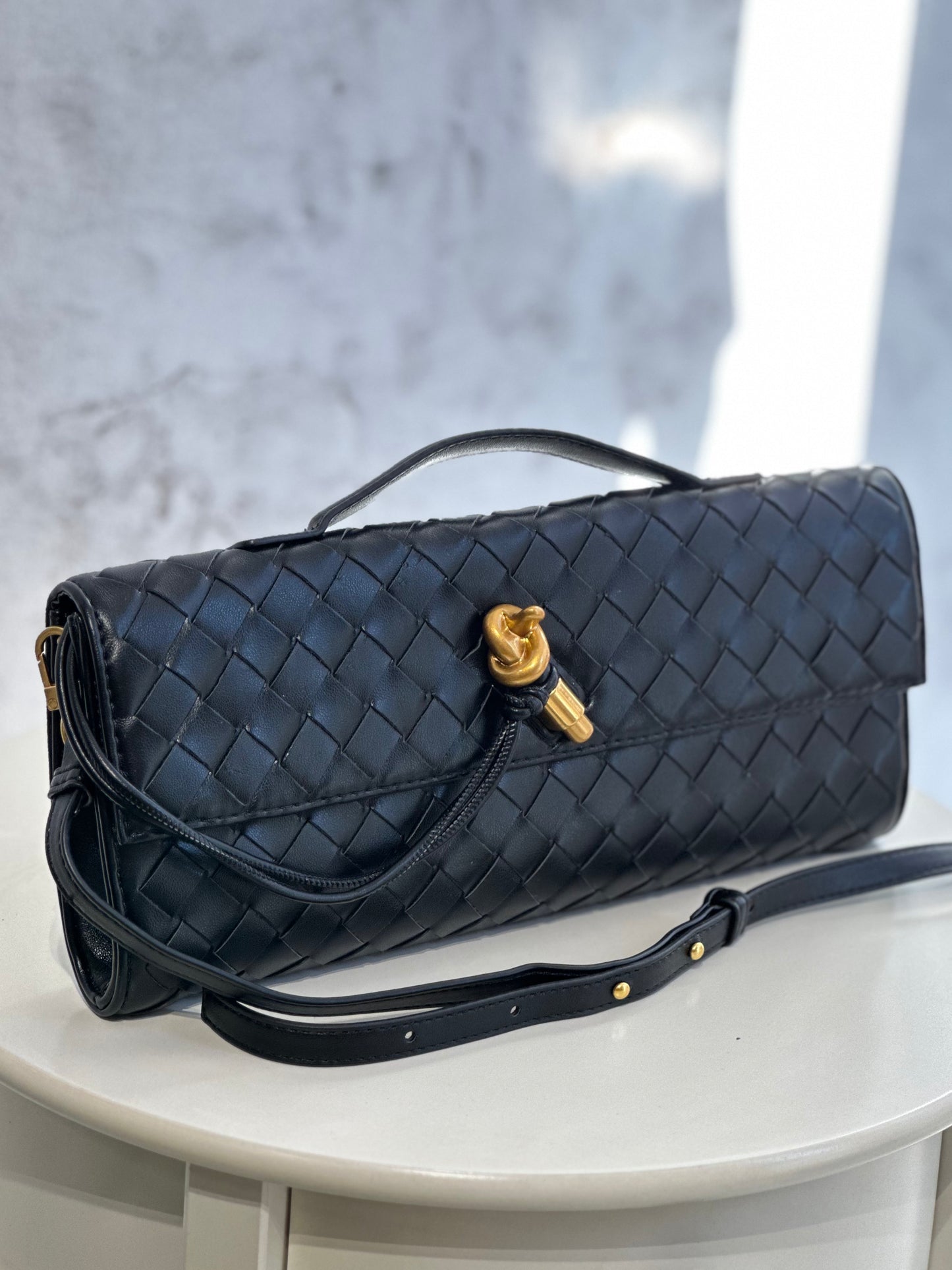 Дамска чанта Veneta от естествена кожа-черна