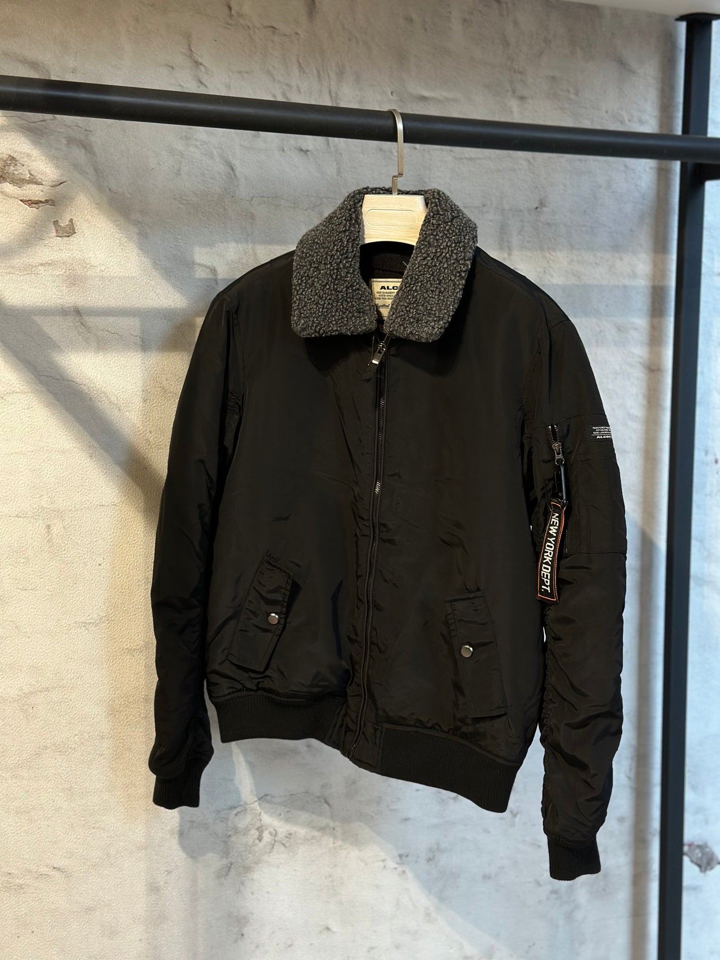 Мъжко яке с тънка вата