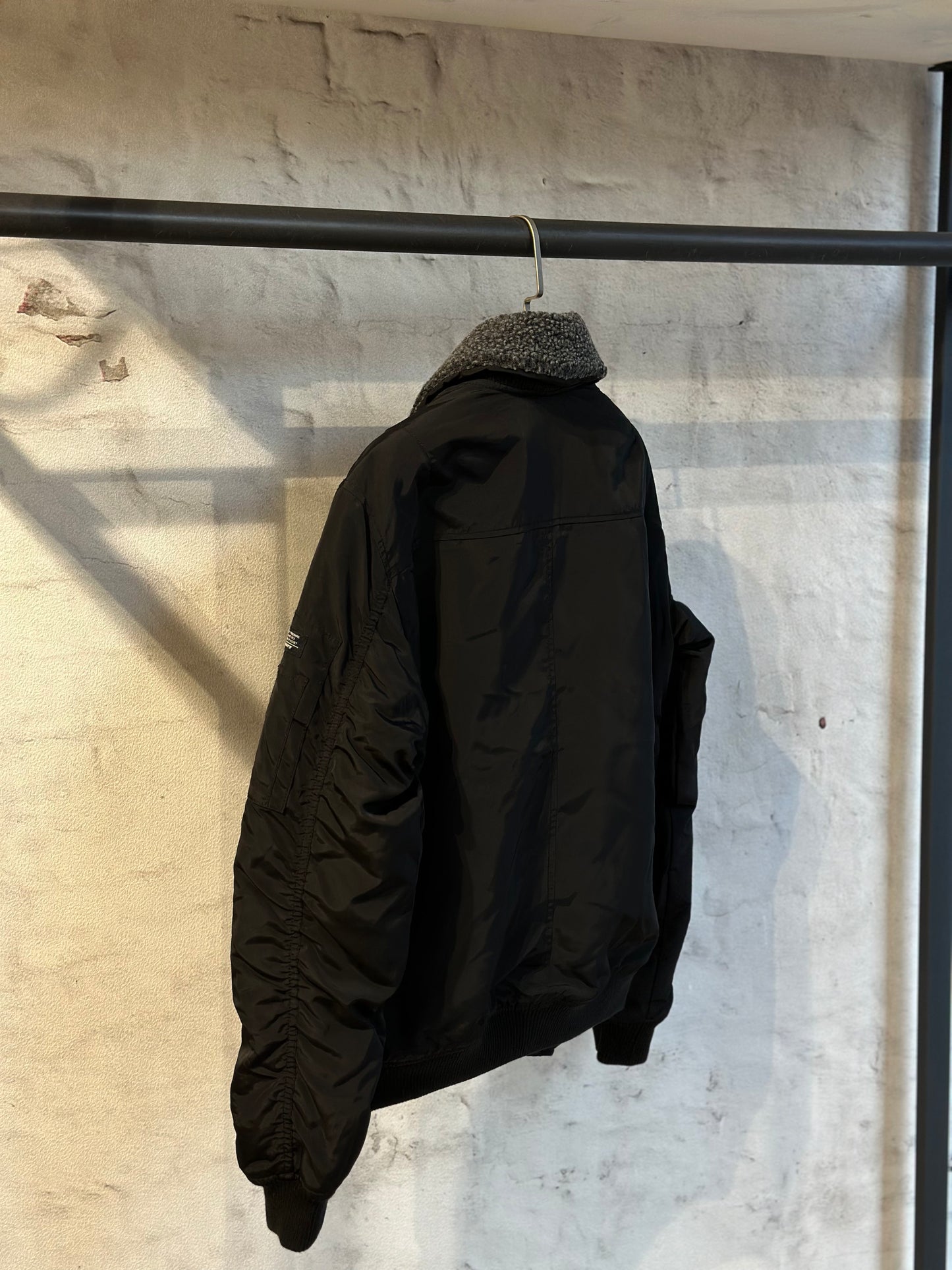 Мъжко яке с тънка вата