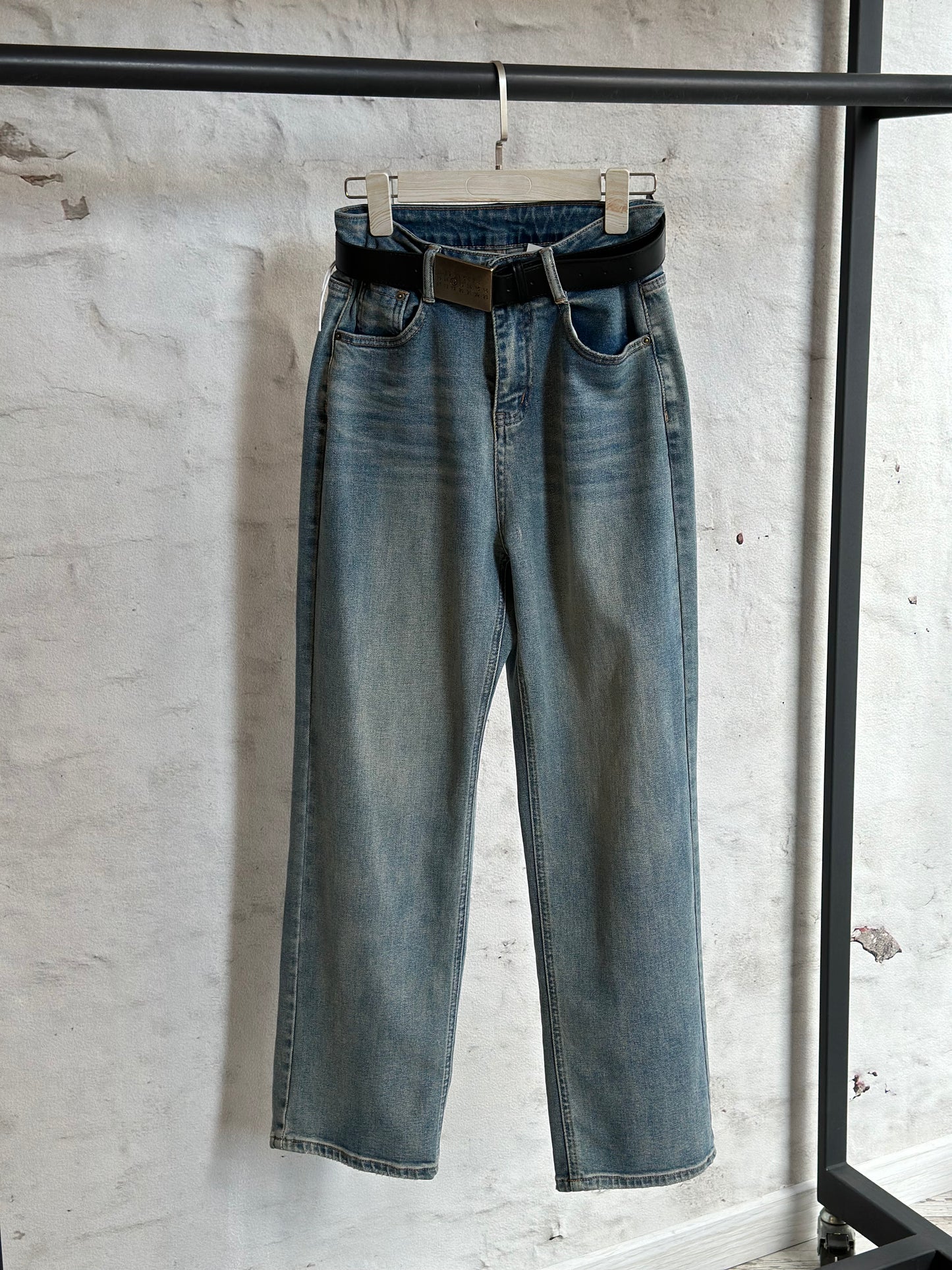 Дамски дънки с колан