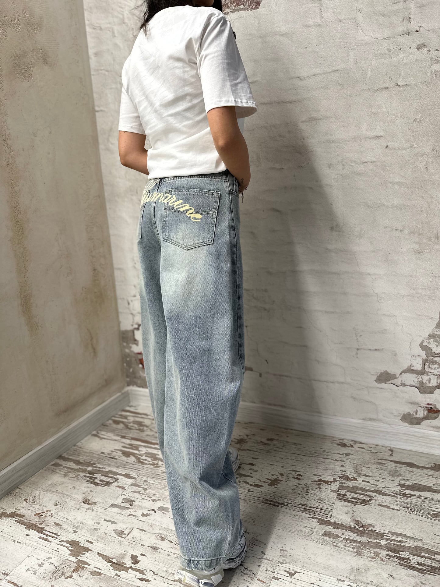 Дамски дънки с висока талия