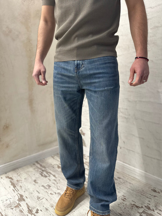 Мъжки дънки - прав модел