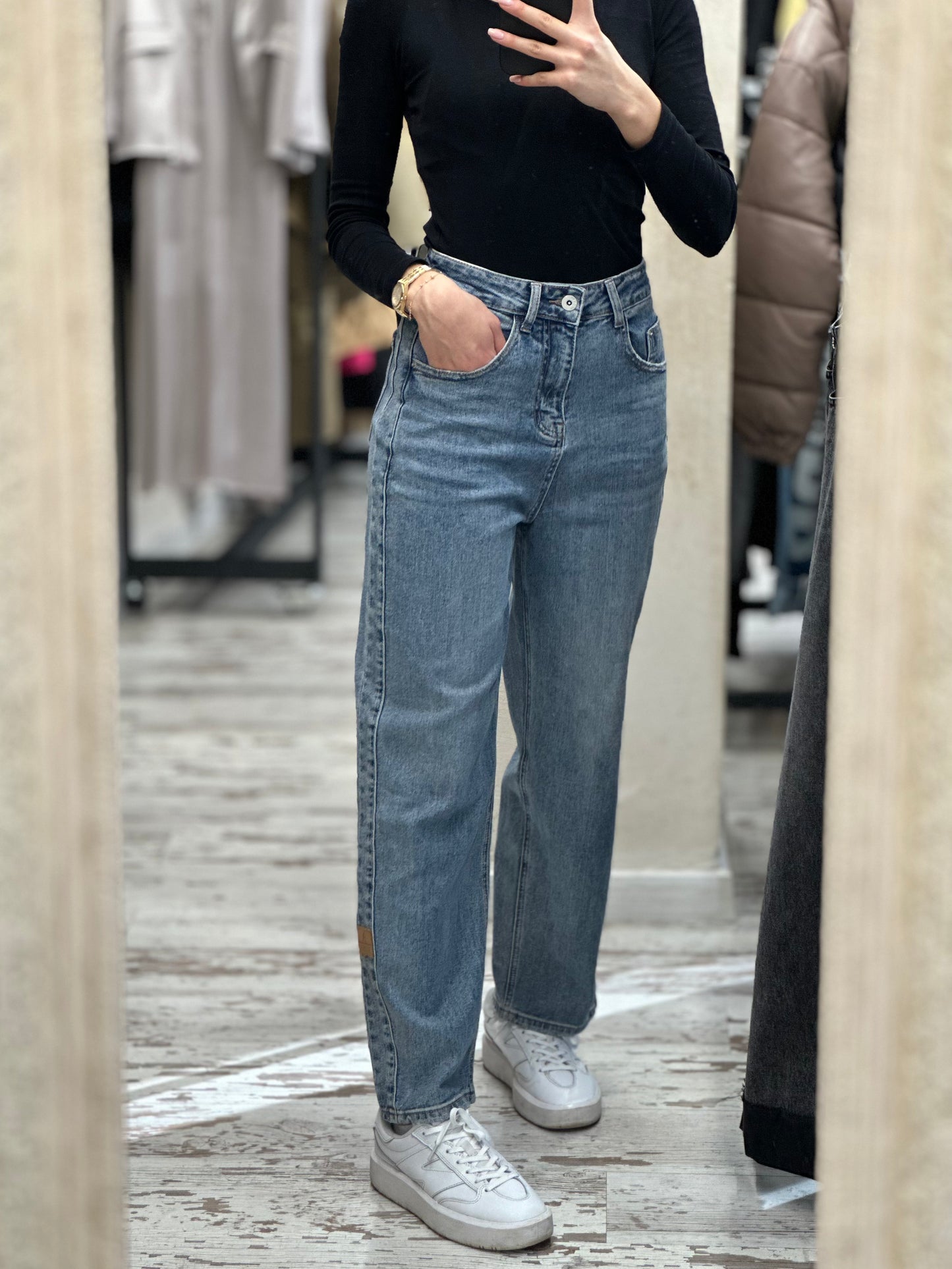 Дамски дънки с висока талия