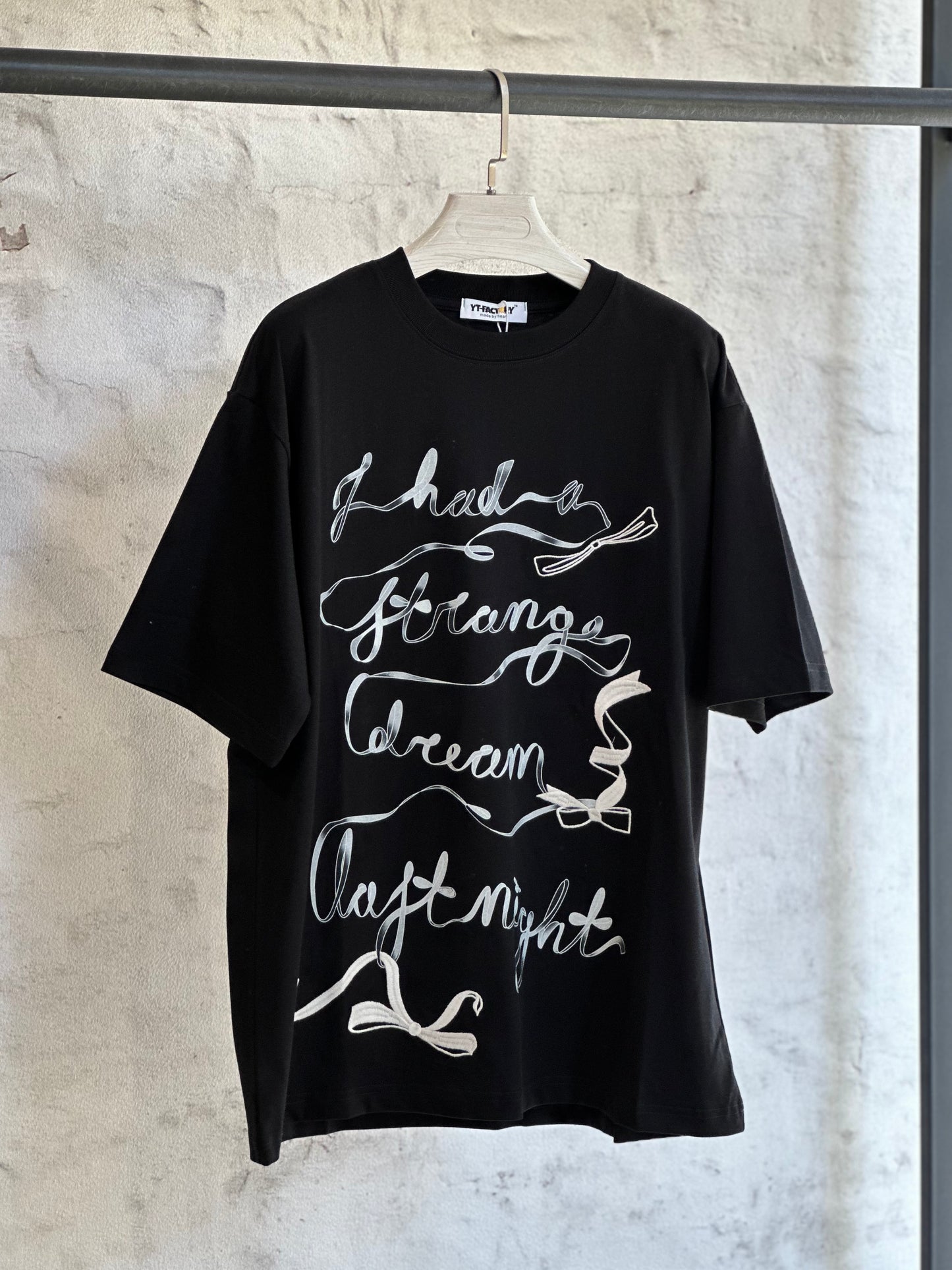 Дамска тениска Dream-черна