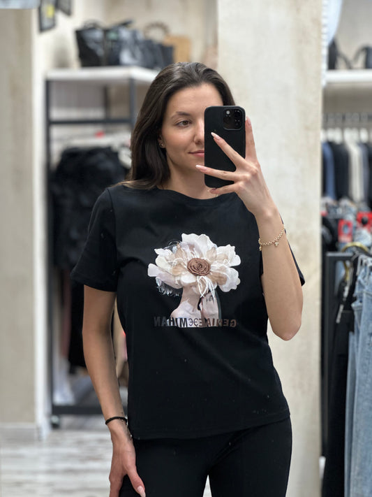 Дамска тениска Flower- черна