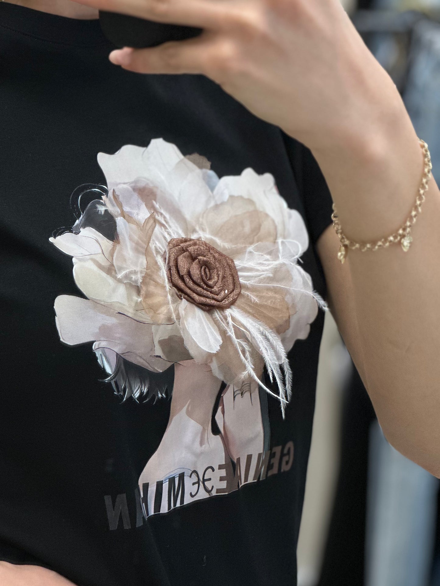 Дамска тениска Flower- черна