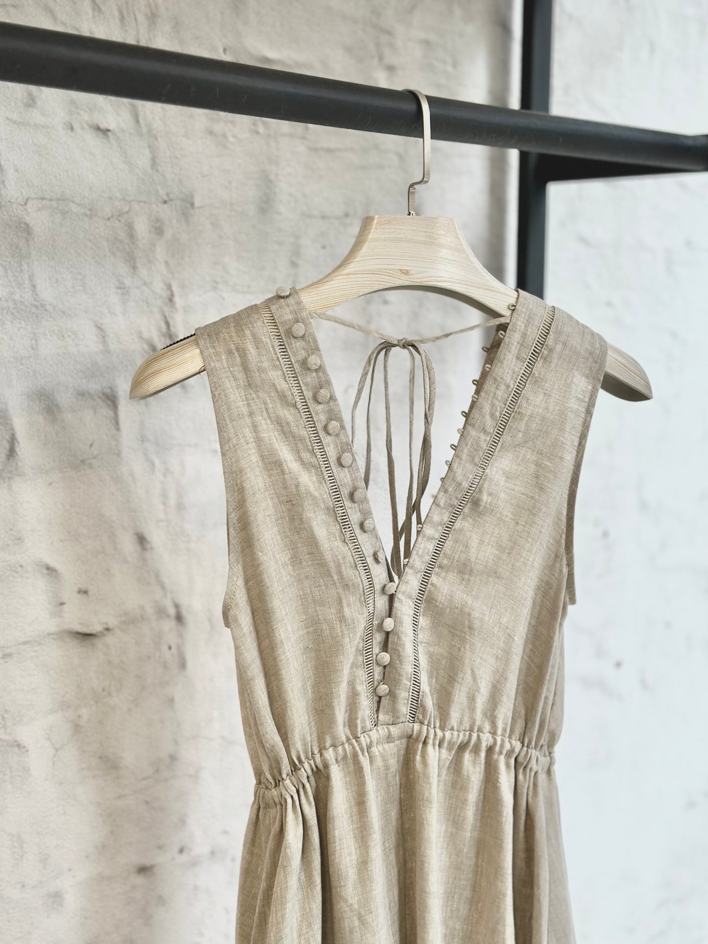 Дамска ленена рокля в кремав цвят