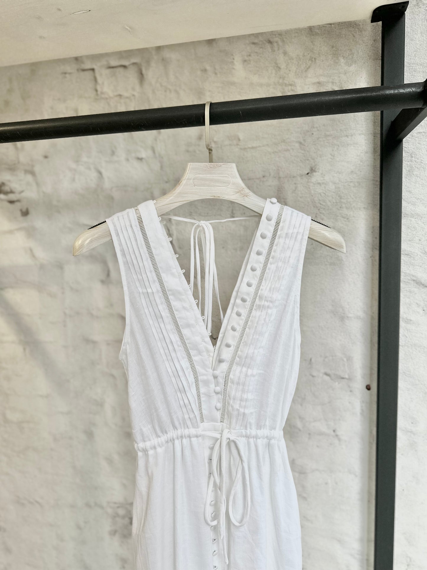 Дамска ленена рокля в бяло