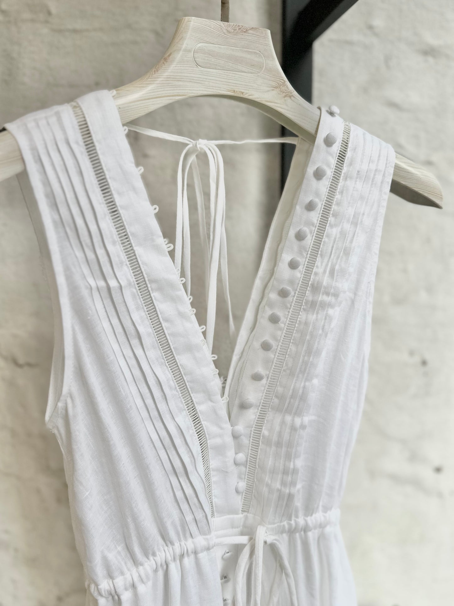 Дамска ленена рокля в бяло