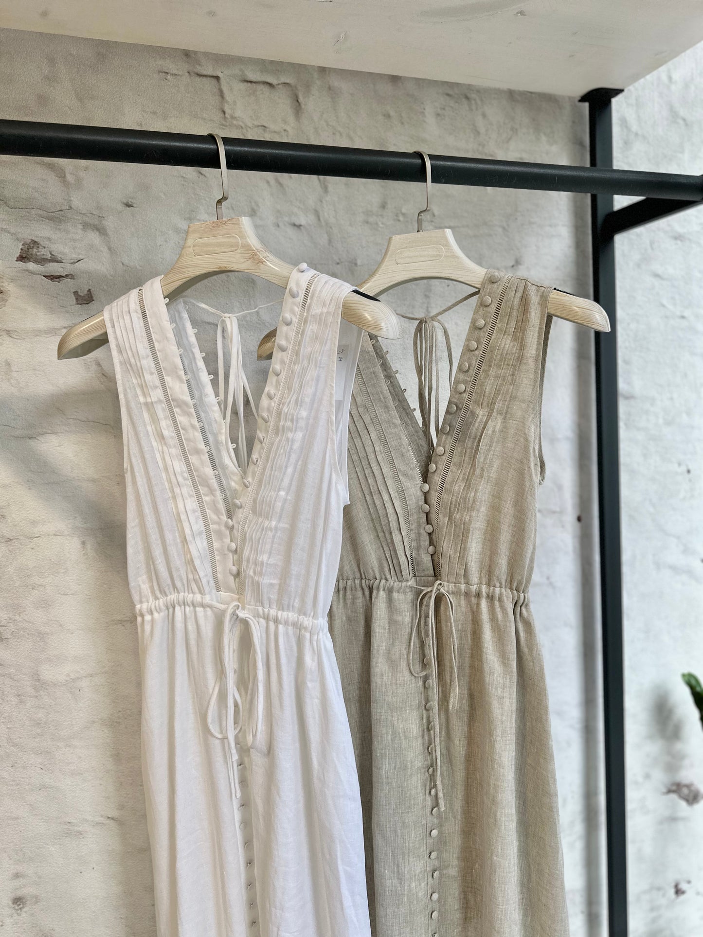 Дамска ленена рокля в кремав цвят