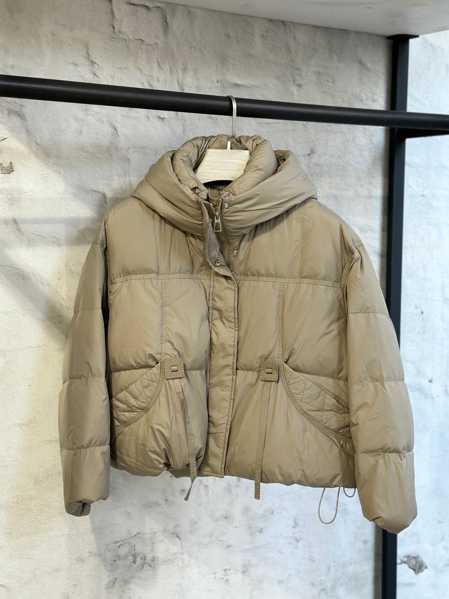 Дамско яке с гъши пух и качулка