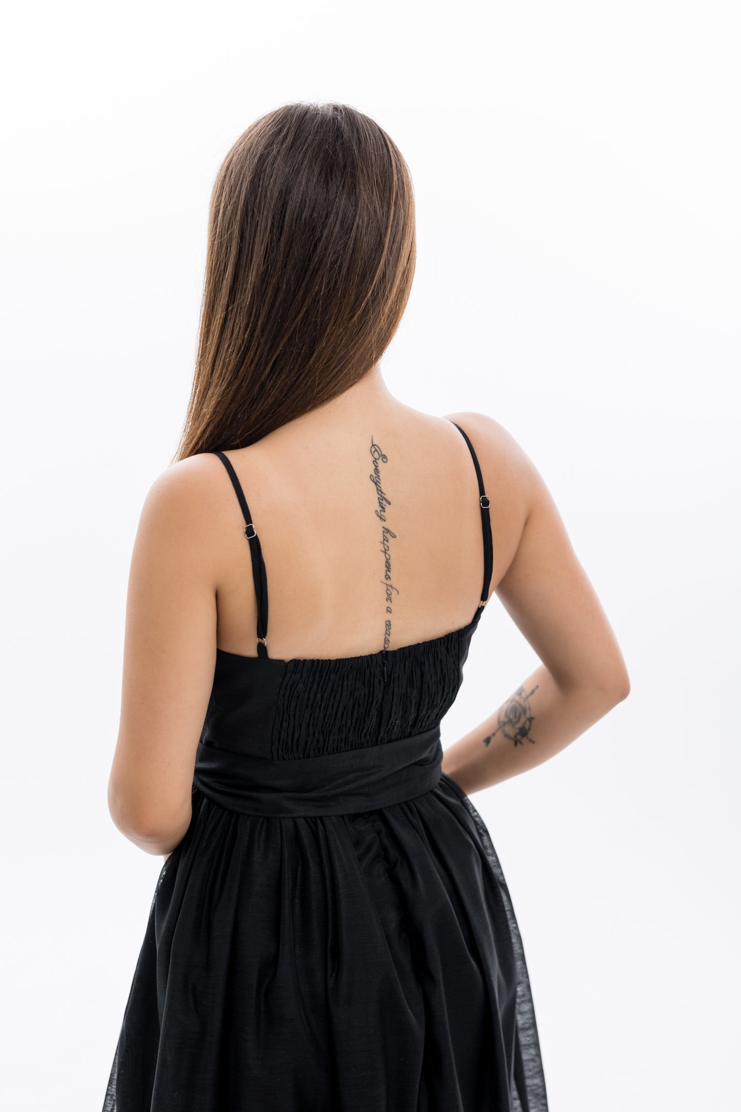 Дамска рокля с тънки презрамки