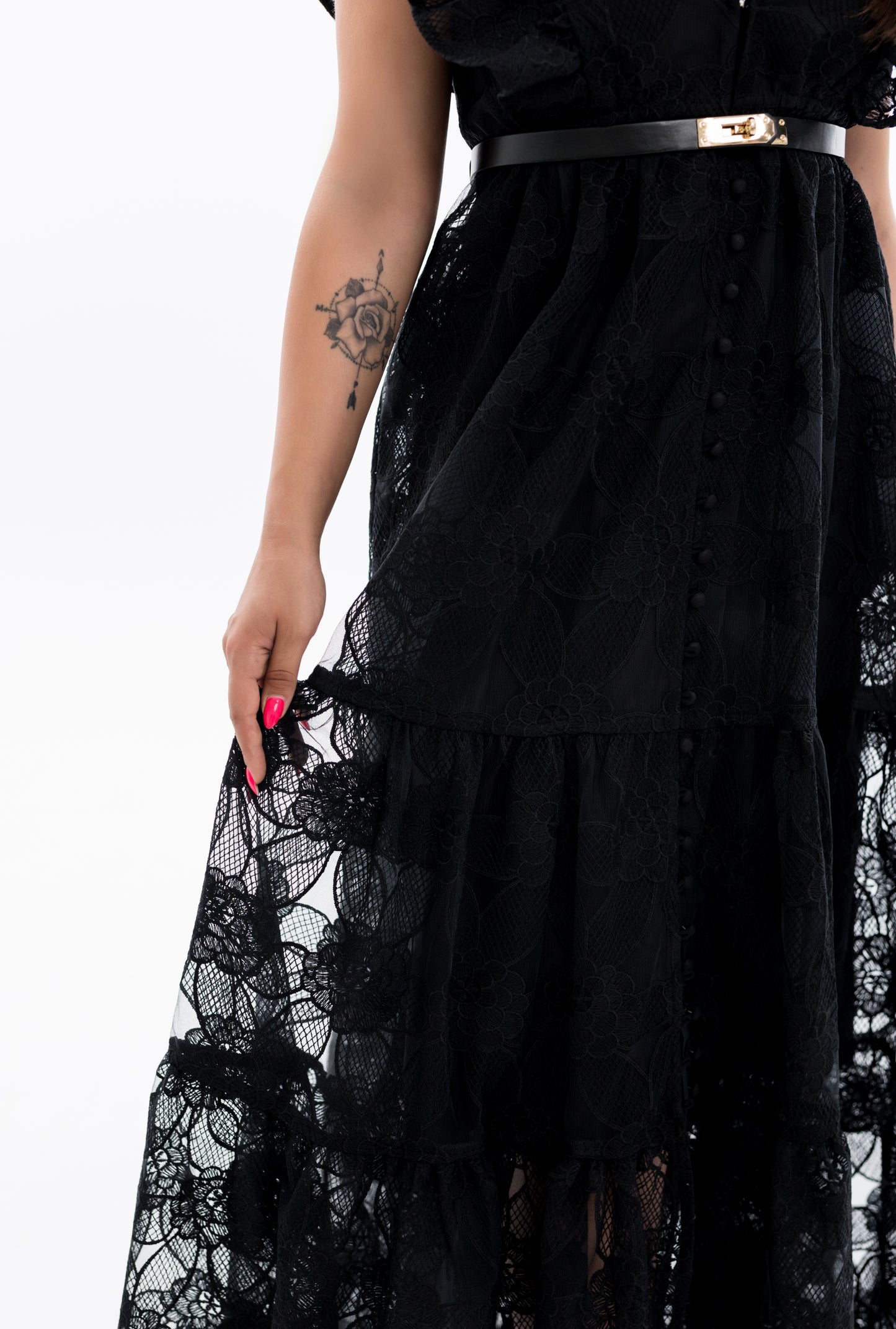 Дамска рокля с колан-черна