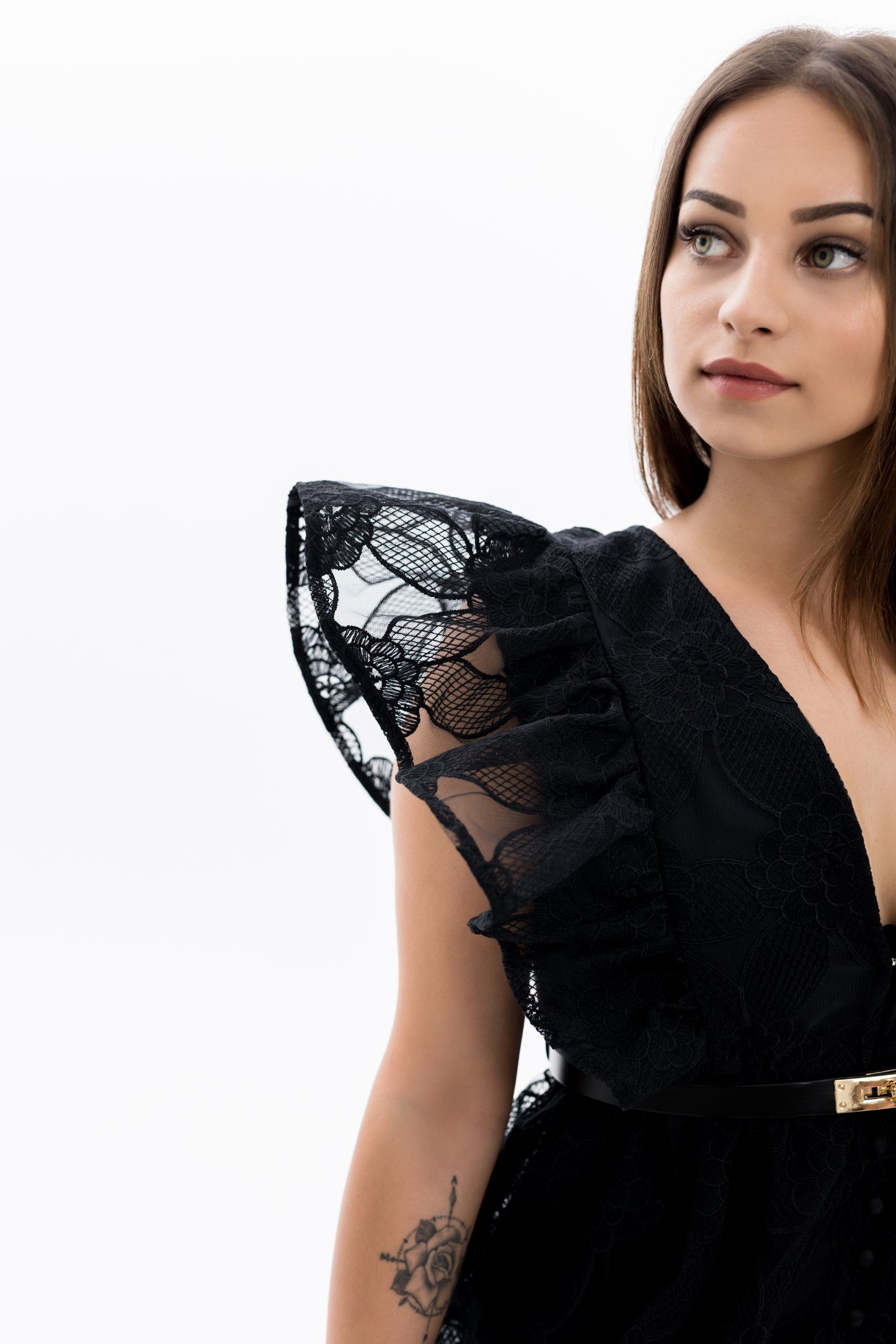 Дамска рокля с колан-черна