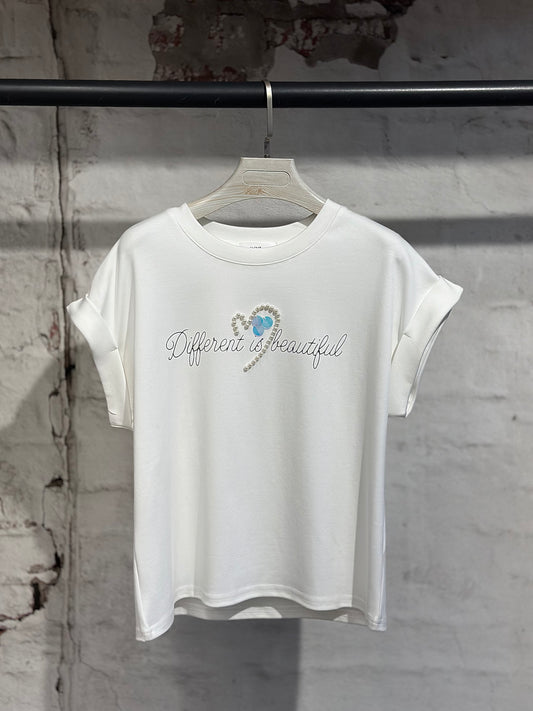 Дамска тениска Different-бяла