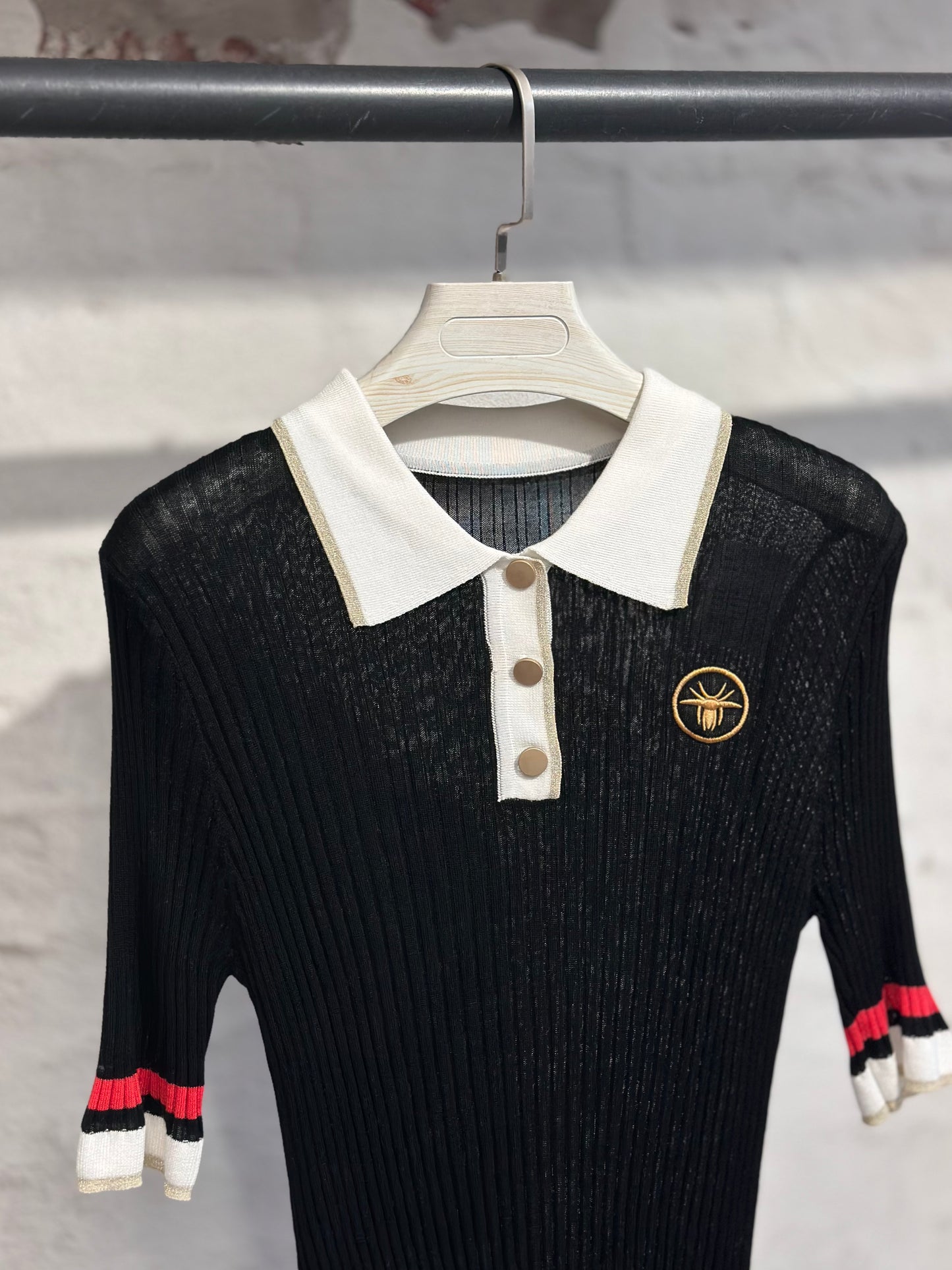 Дамска блуза тънко плетиво с якичка-черна