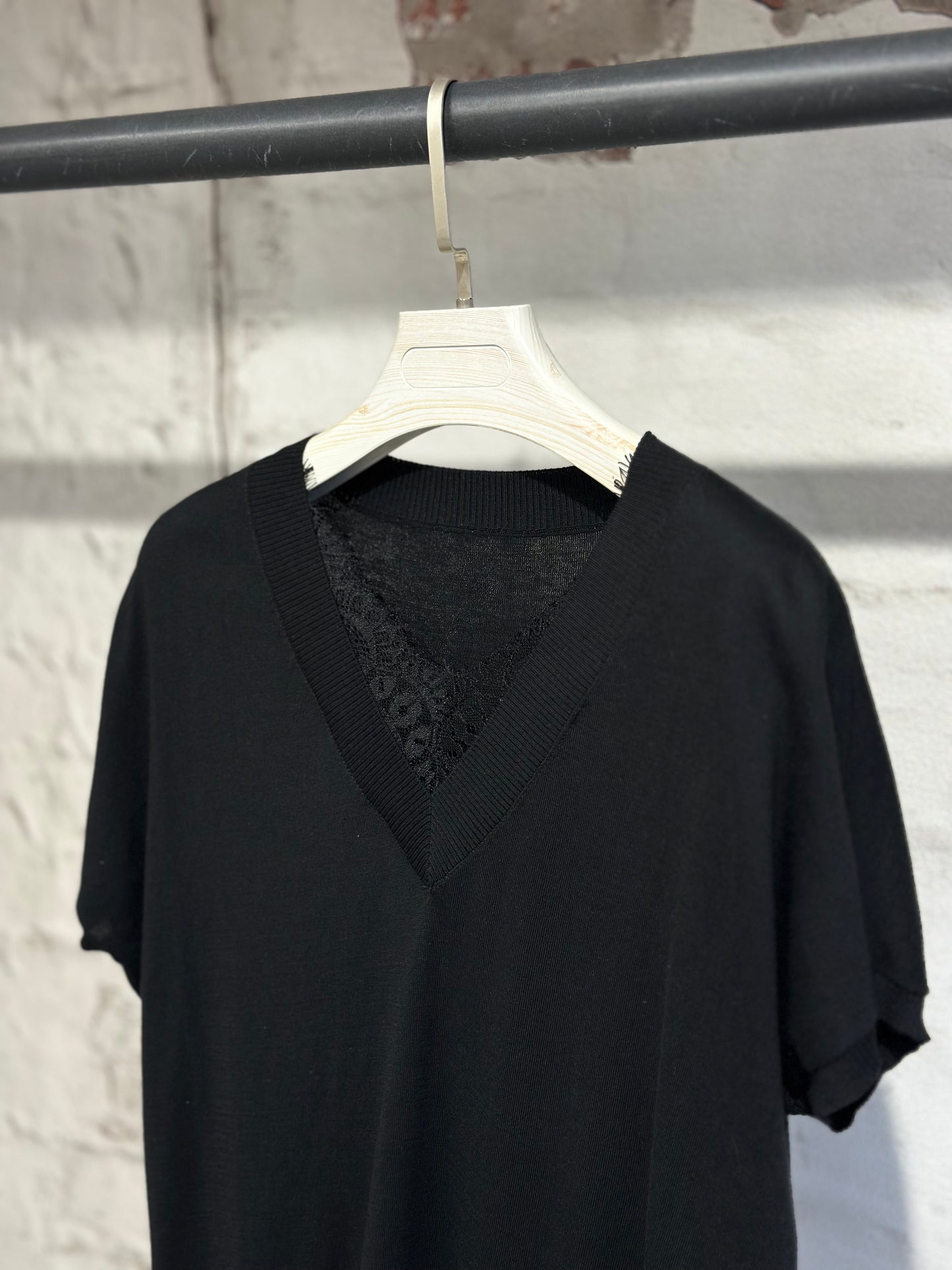 Дамска блуза тънко плетиво-черна