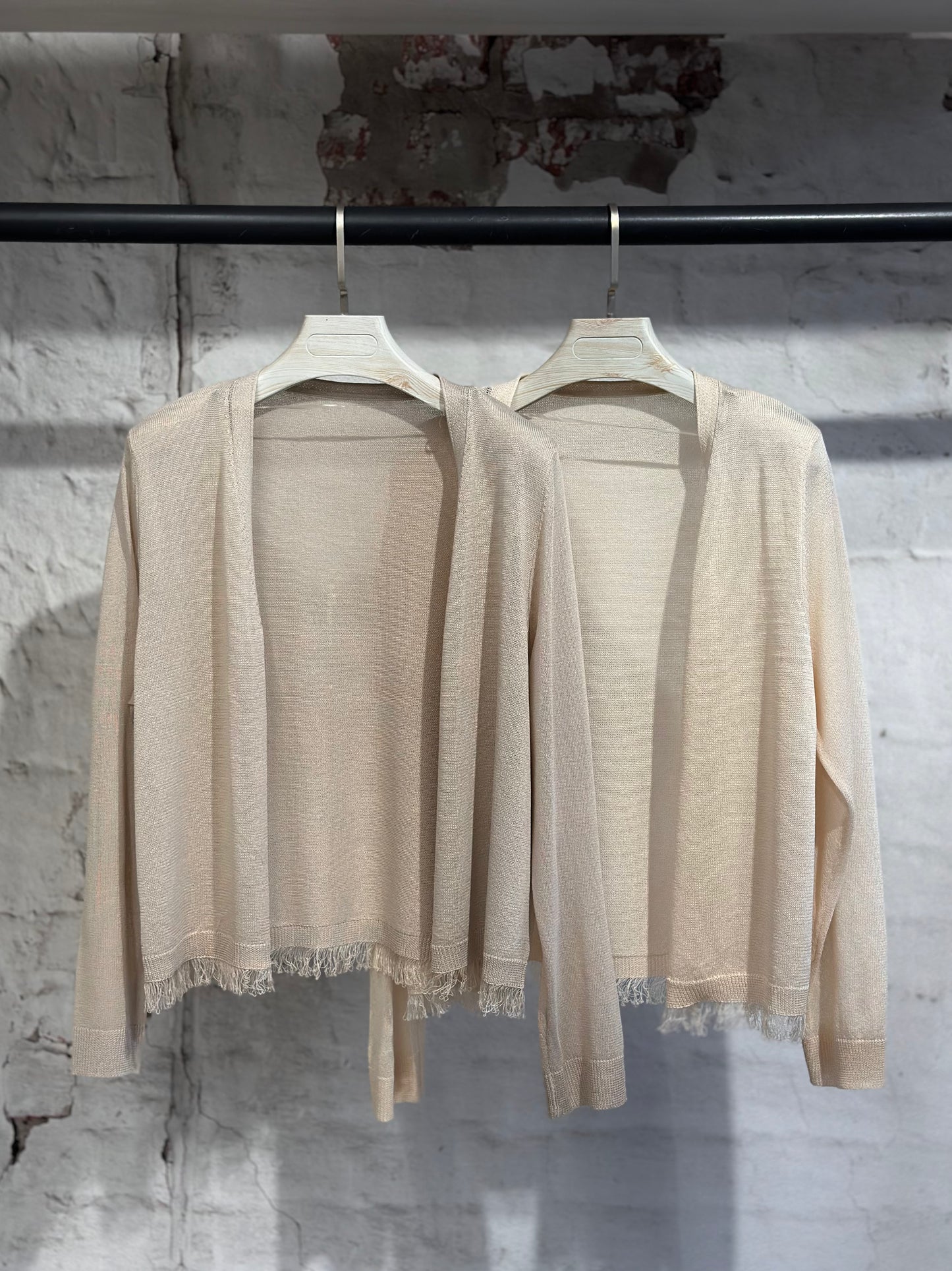 Жилетка финно плетиво- светло бежова