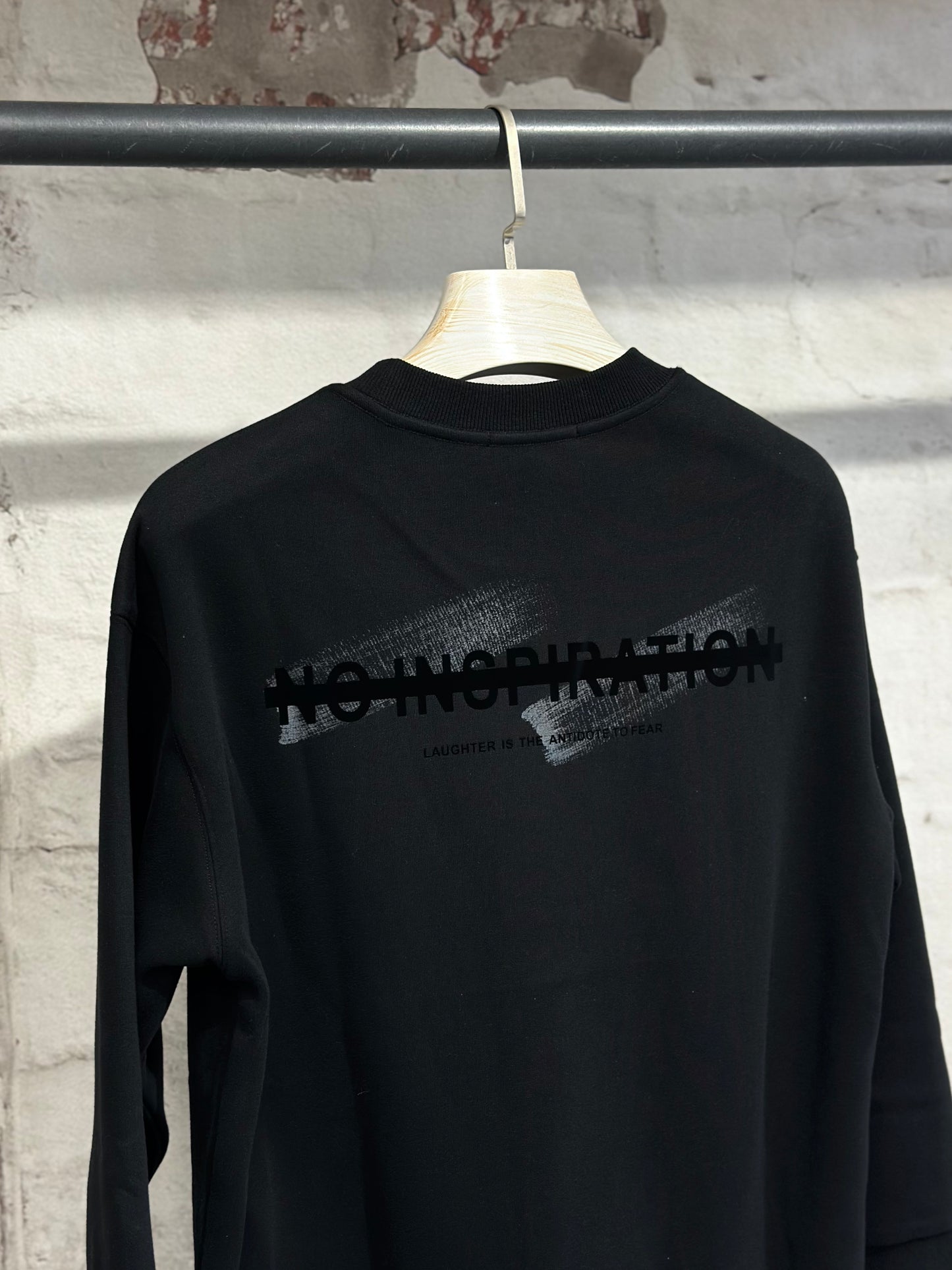 Мъжки суитшърт No inspiration- черен