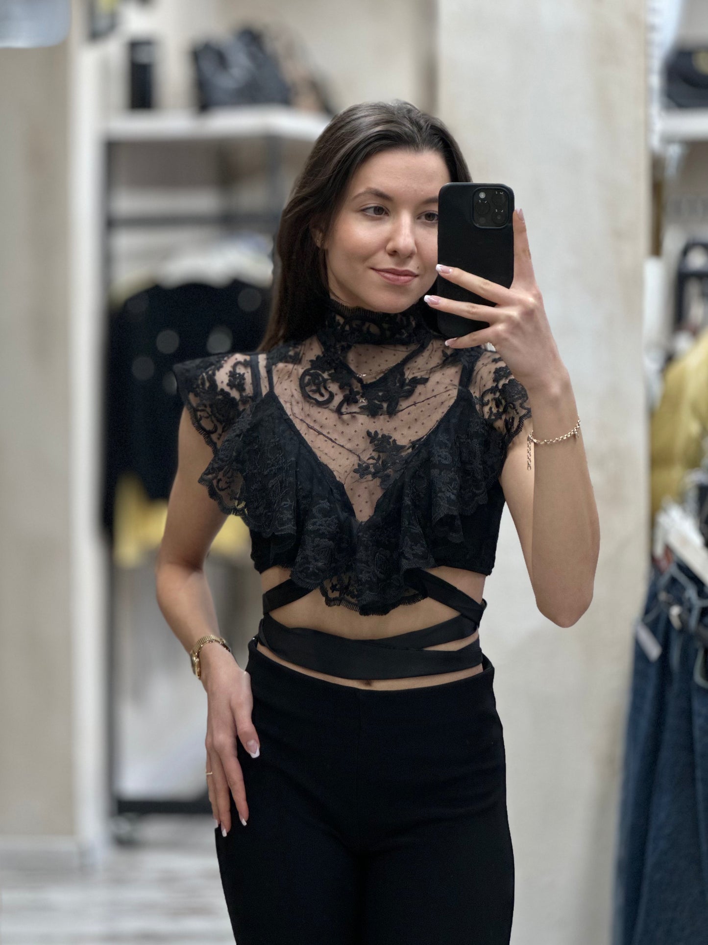 Дамско дантелено бюстие