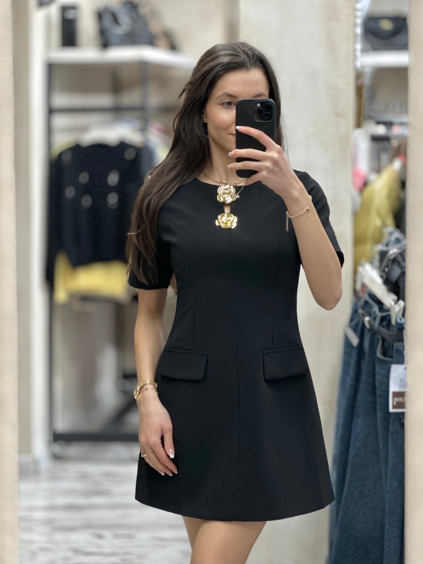 Дамска коктейлна рокля-черна