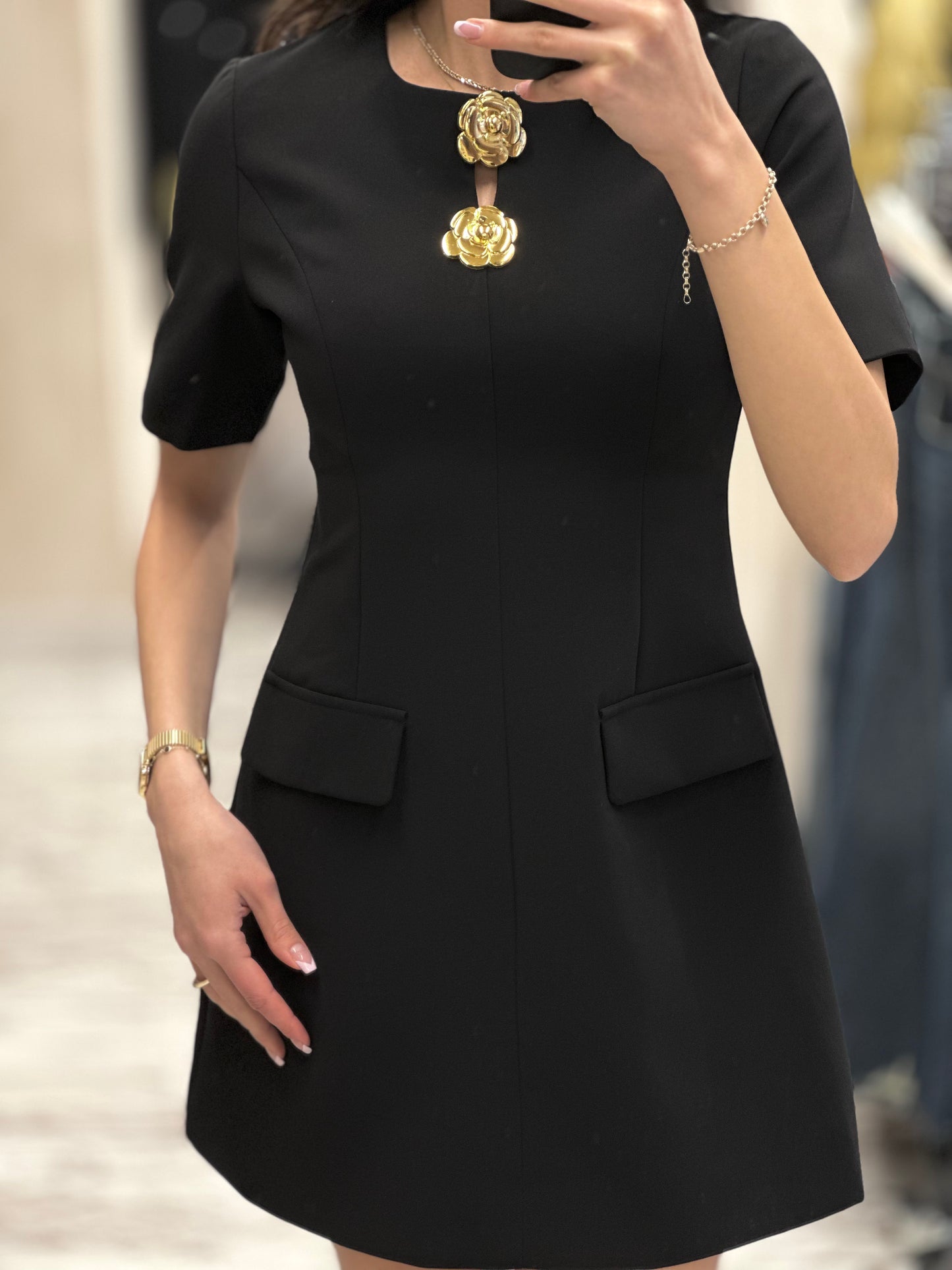 Дамска коктейлна рокля-черна