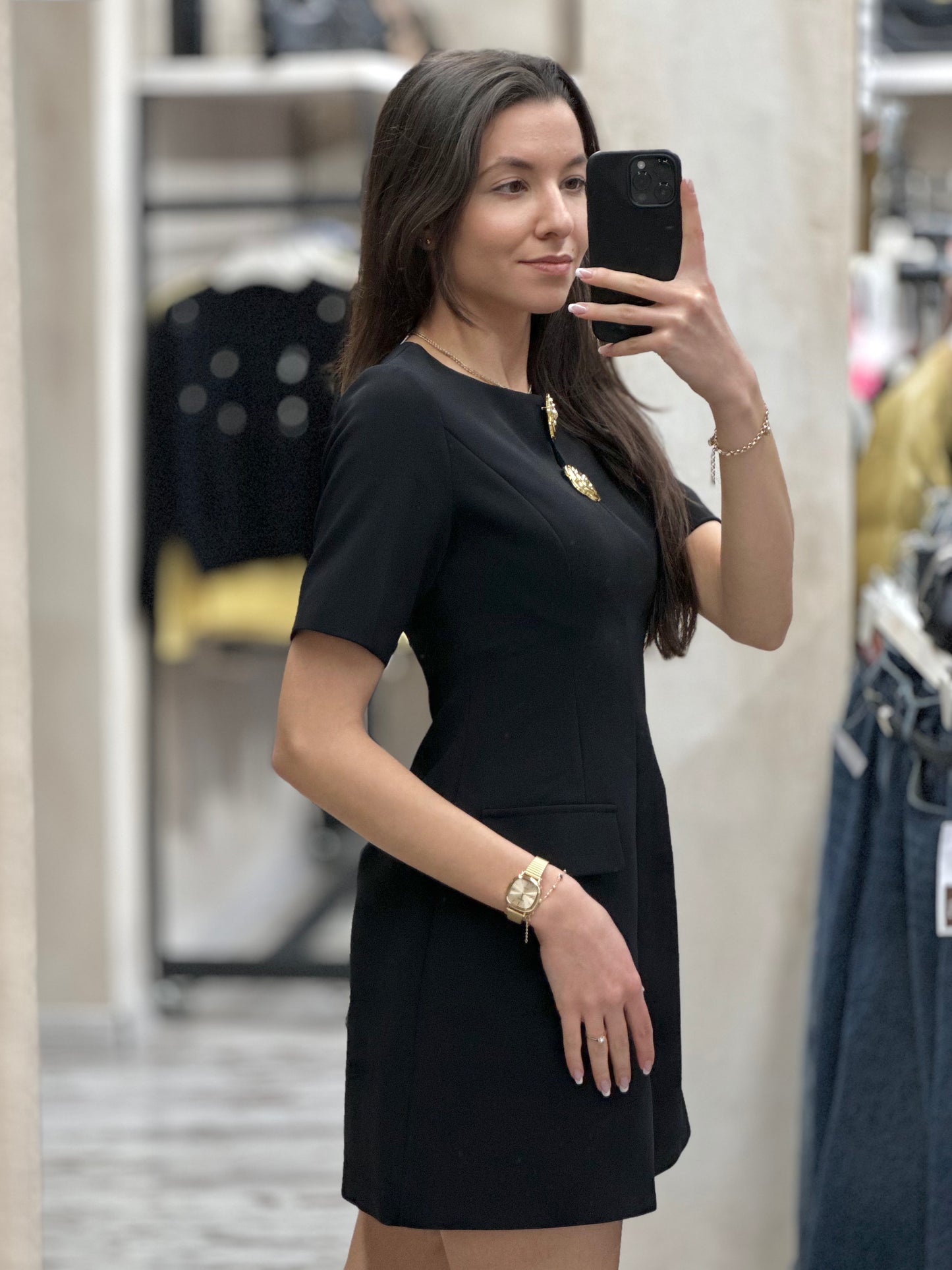 Дамска коктейлна рокля-черна