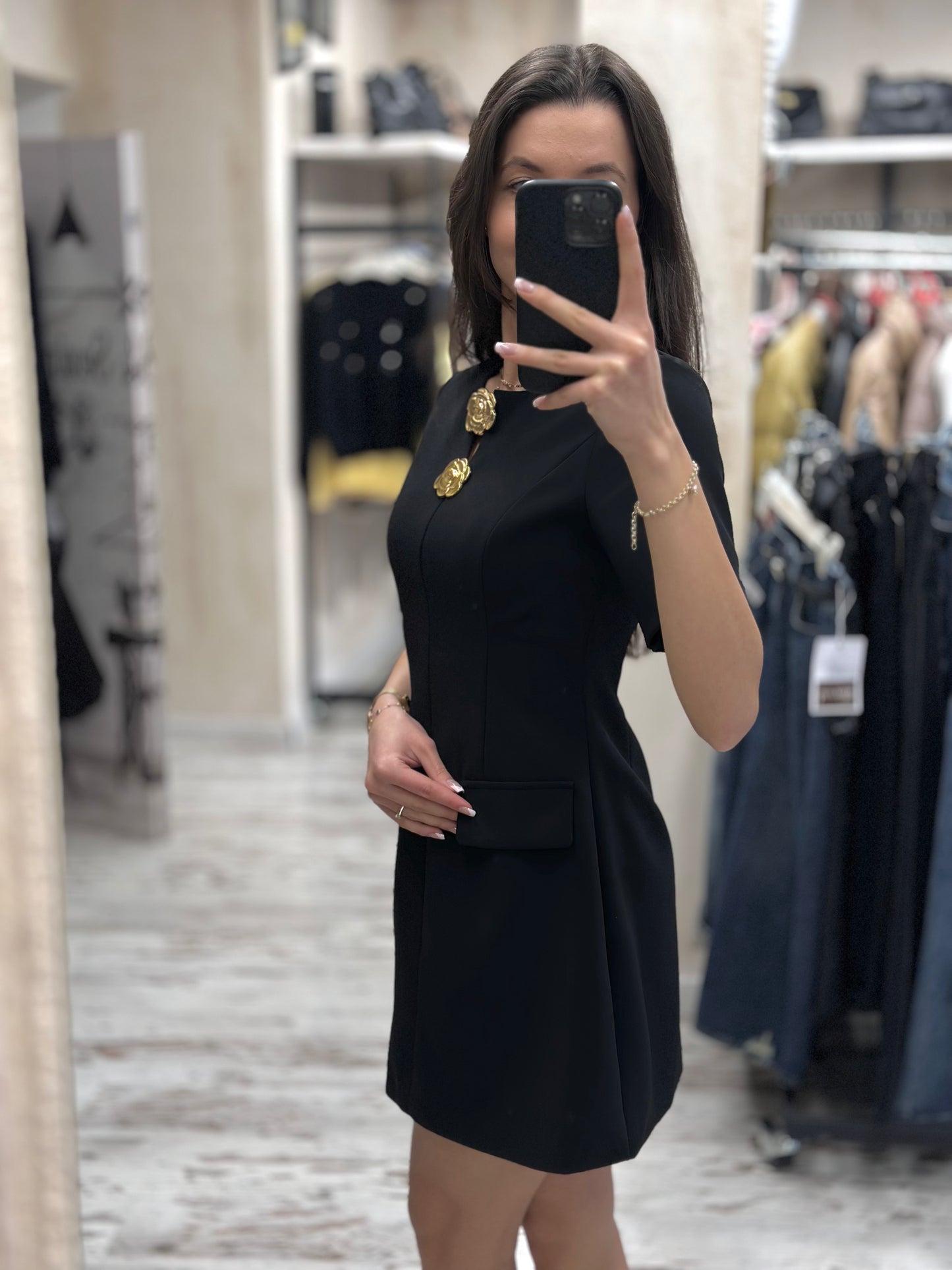 Дамска коктейлна рокля-черна