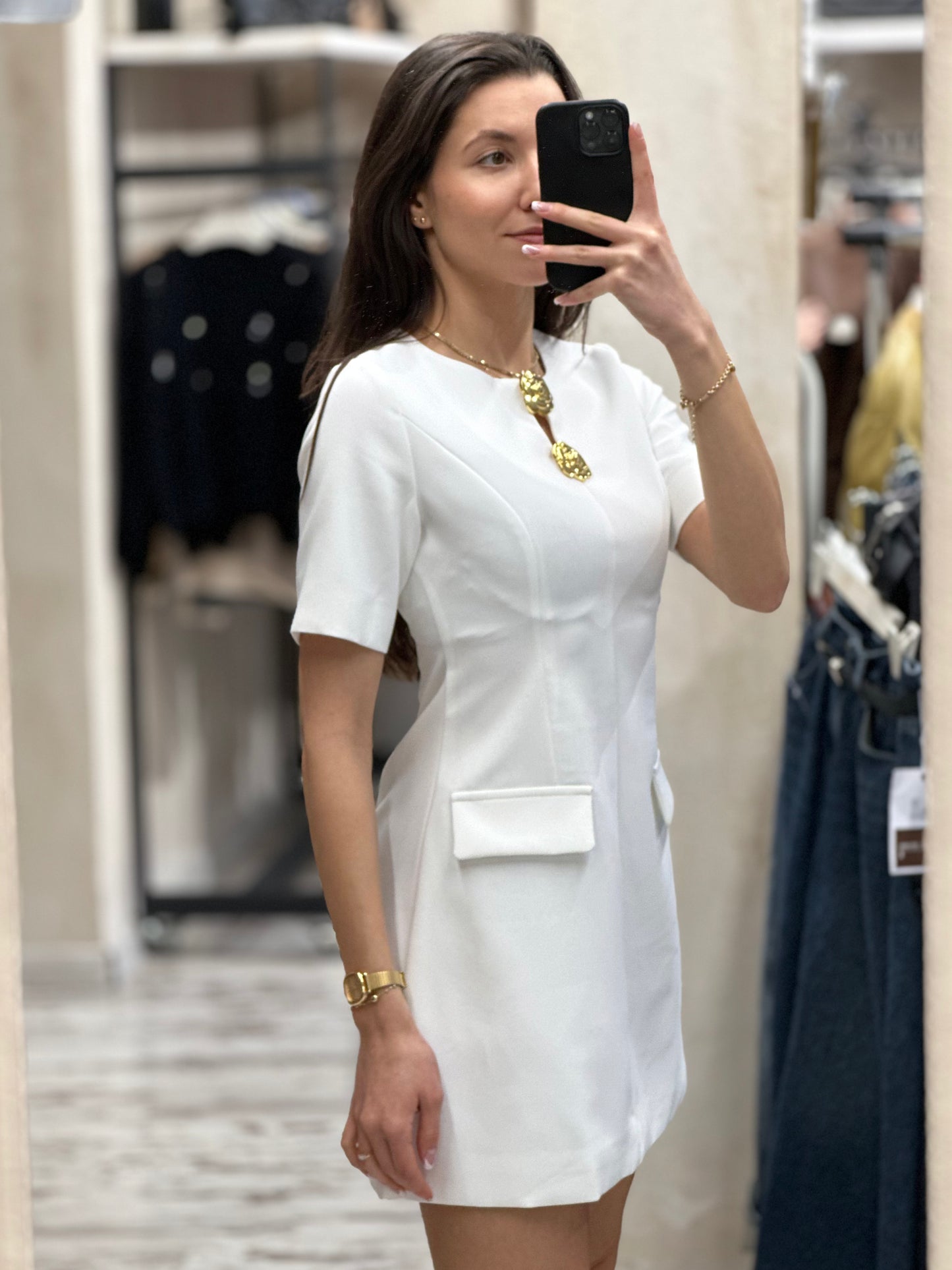 Дамска коктейлна рокля-бяла