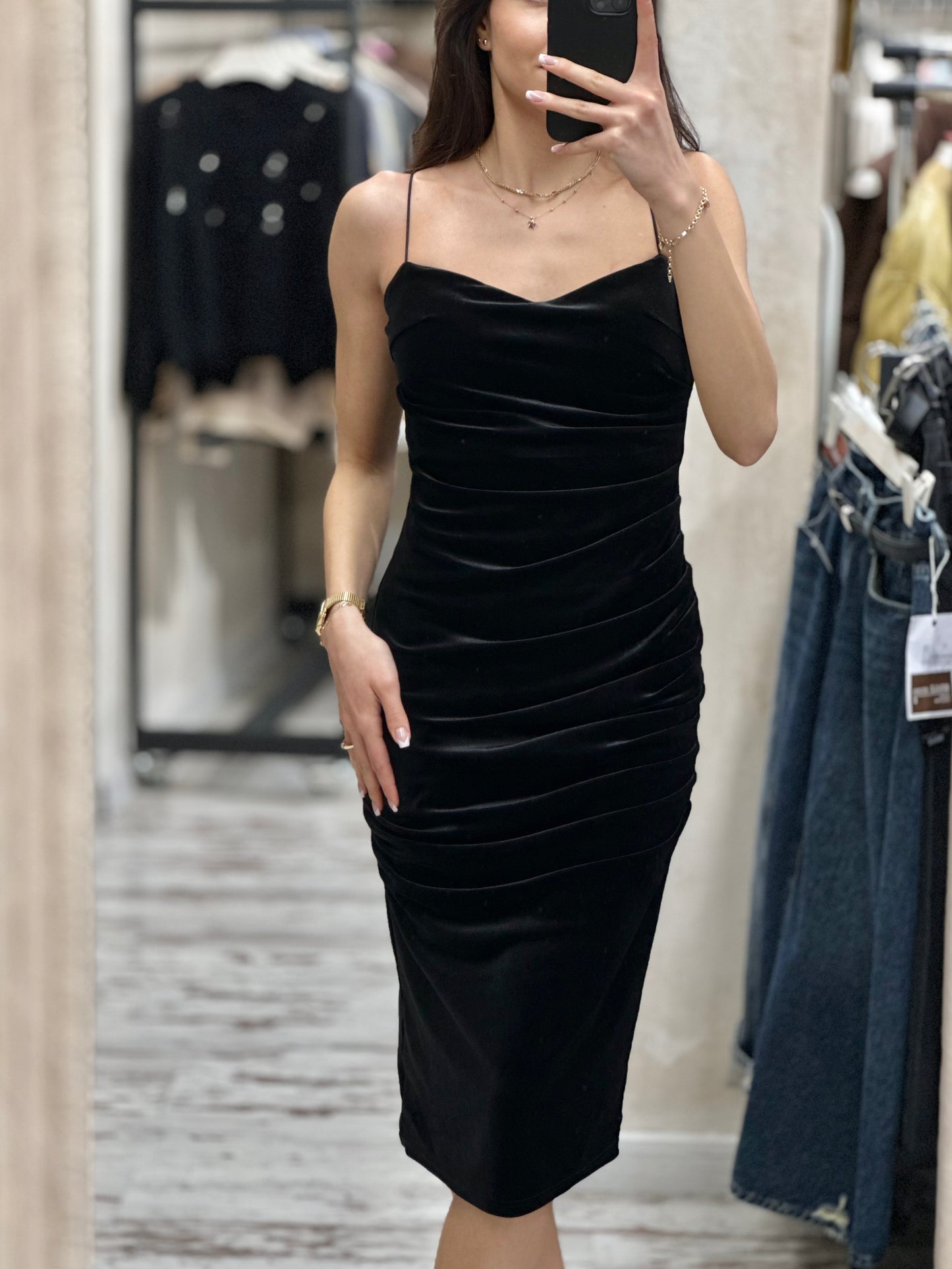 Дамска класическа рокля с тънки презрамки