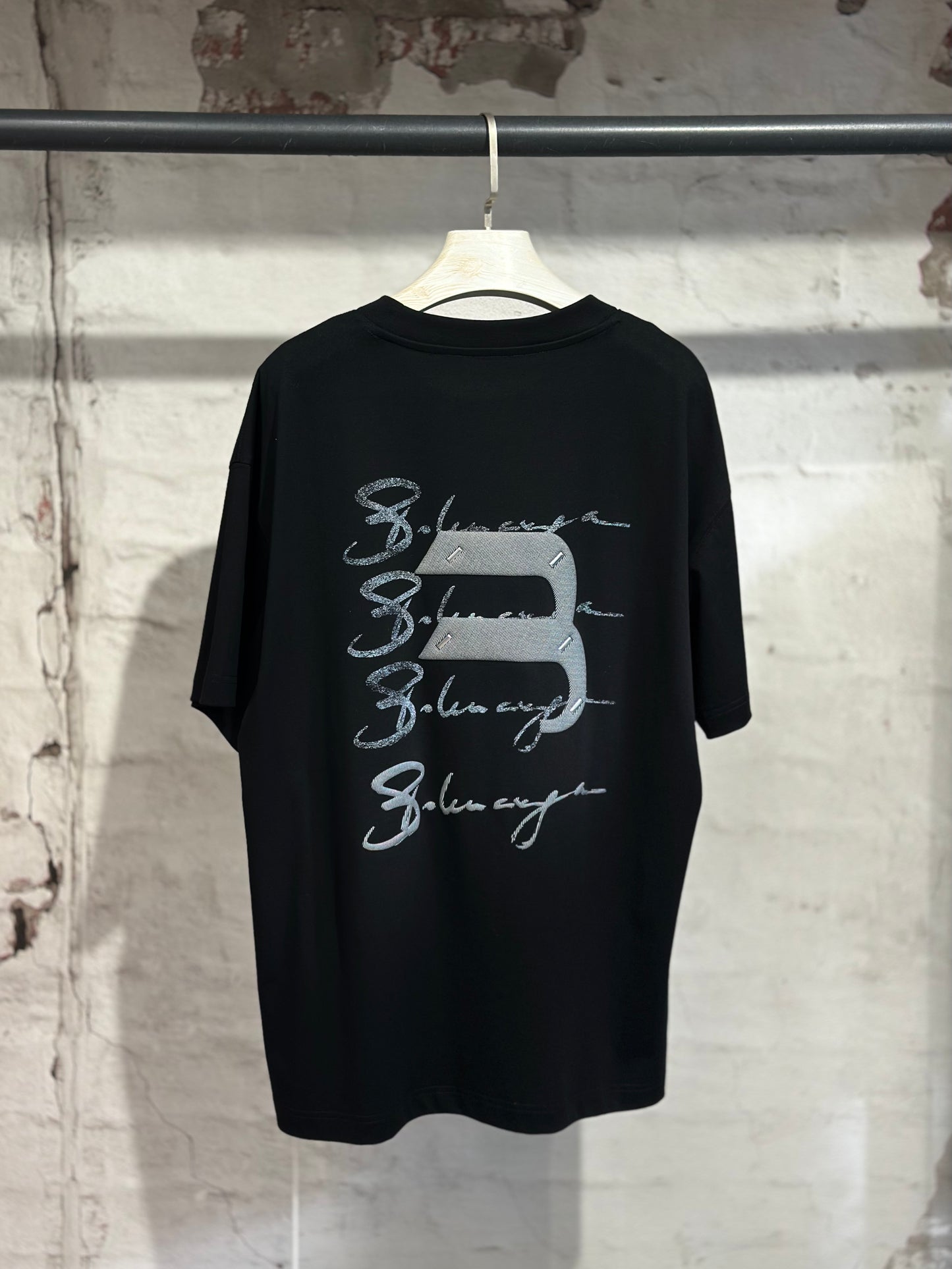 Дамска тениска B-черна